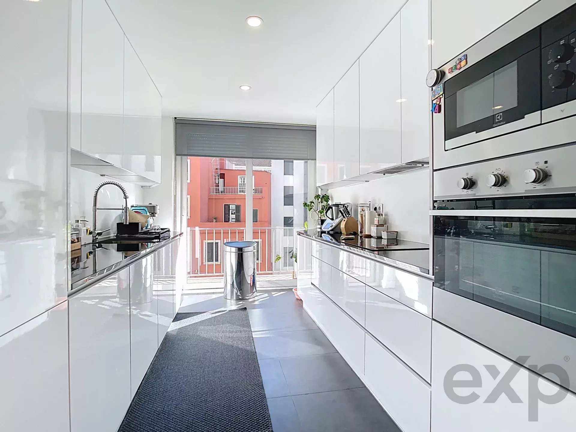 Elegant T3 apartment with balcony and parking, Campolide, Lisbon 86512289 image 8