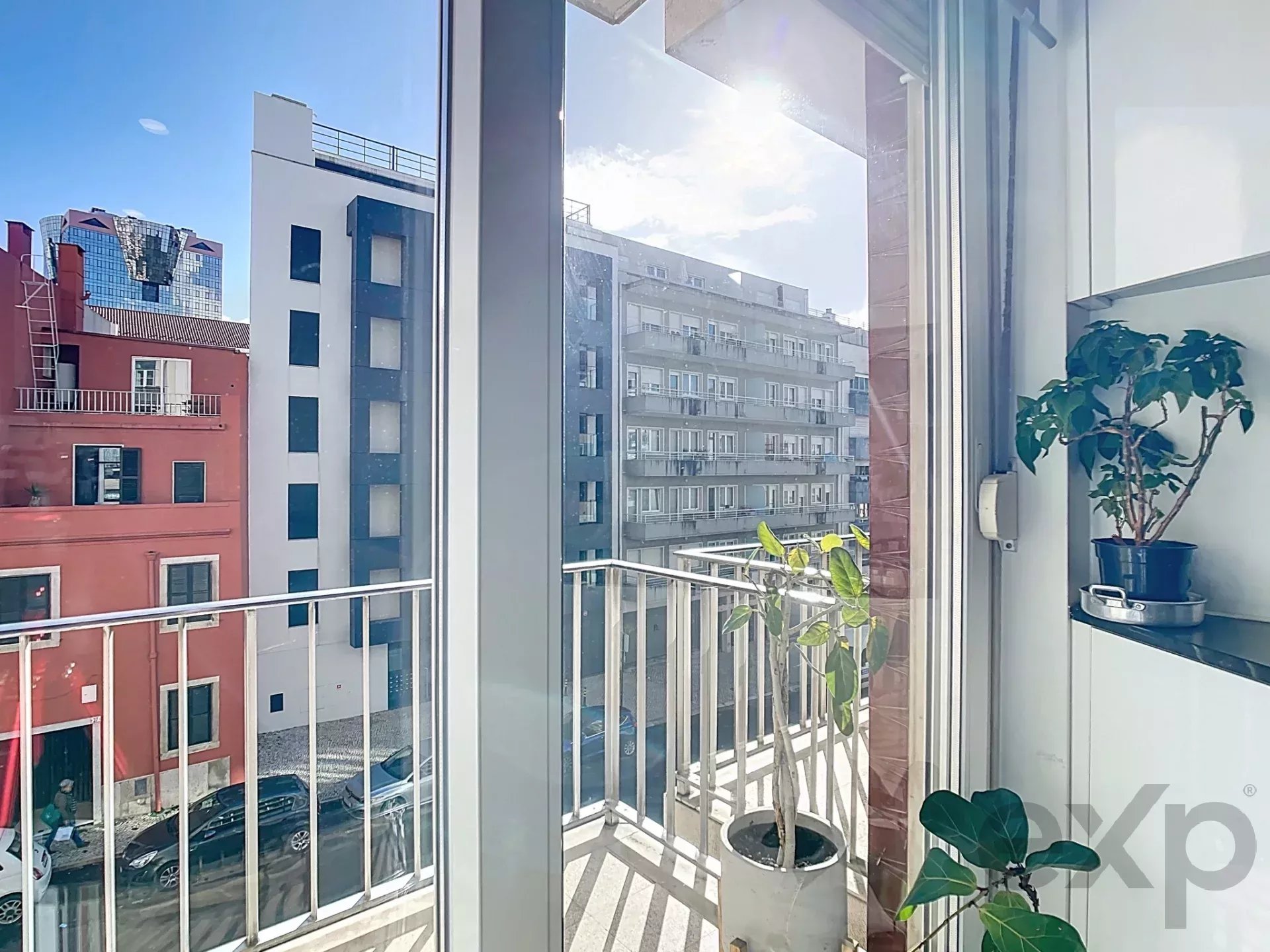 Elegant T3 apartment with balcony and parking, Campolide, Lisbon 86512289 image 9