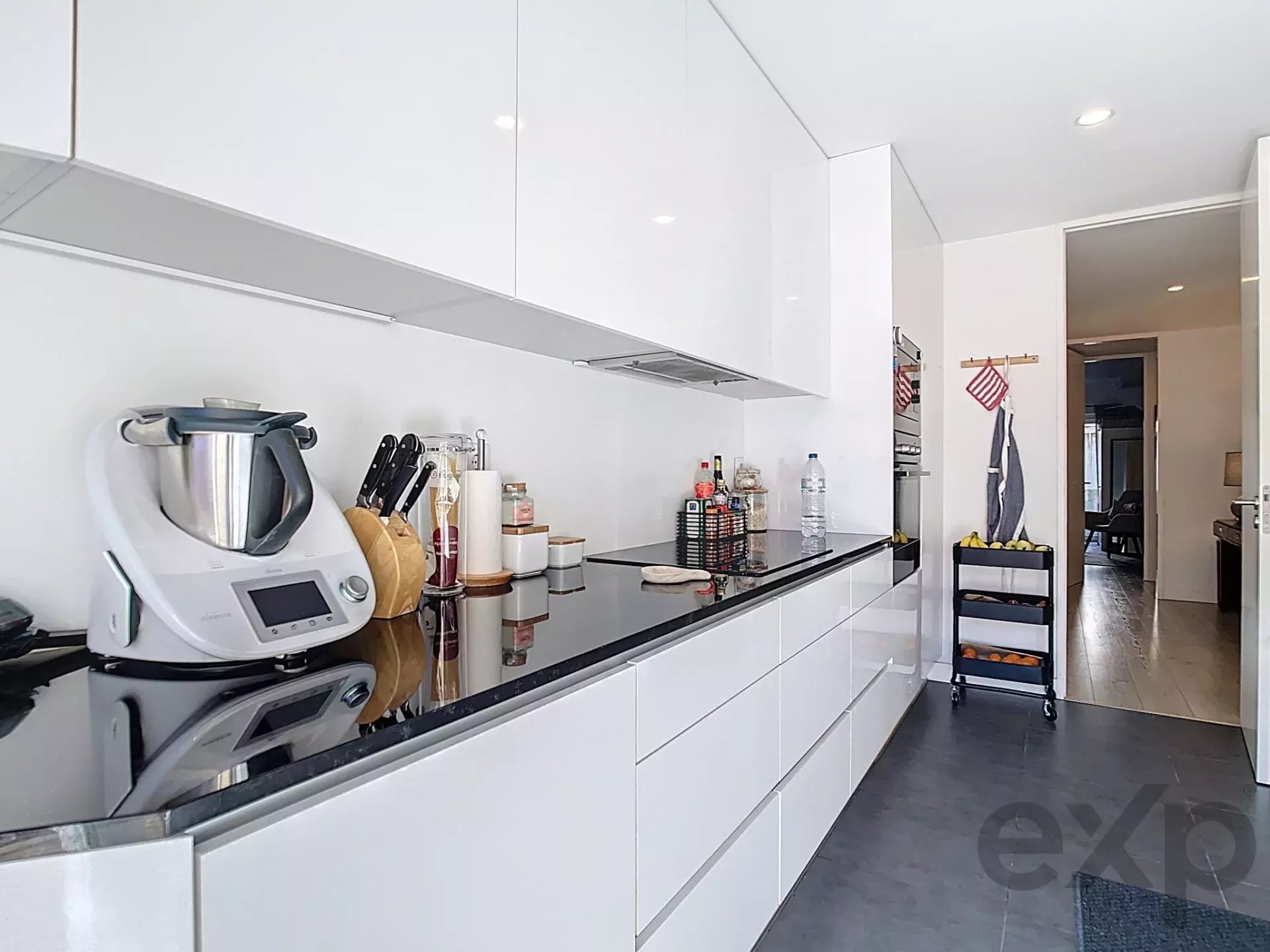Elegant T3 apartment with balcony and parking, Campolide, Lisbon 86512289 image 11