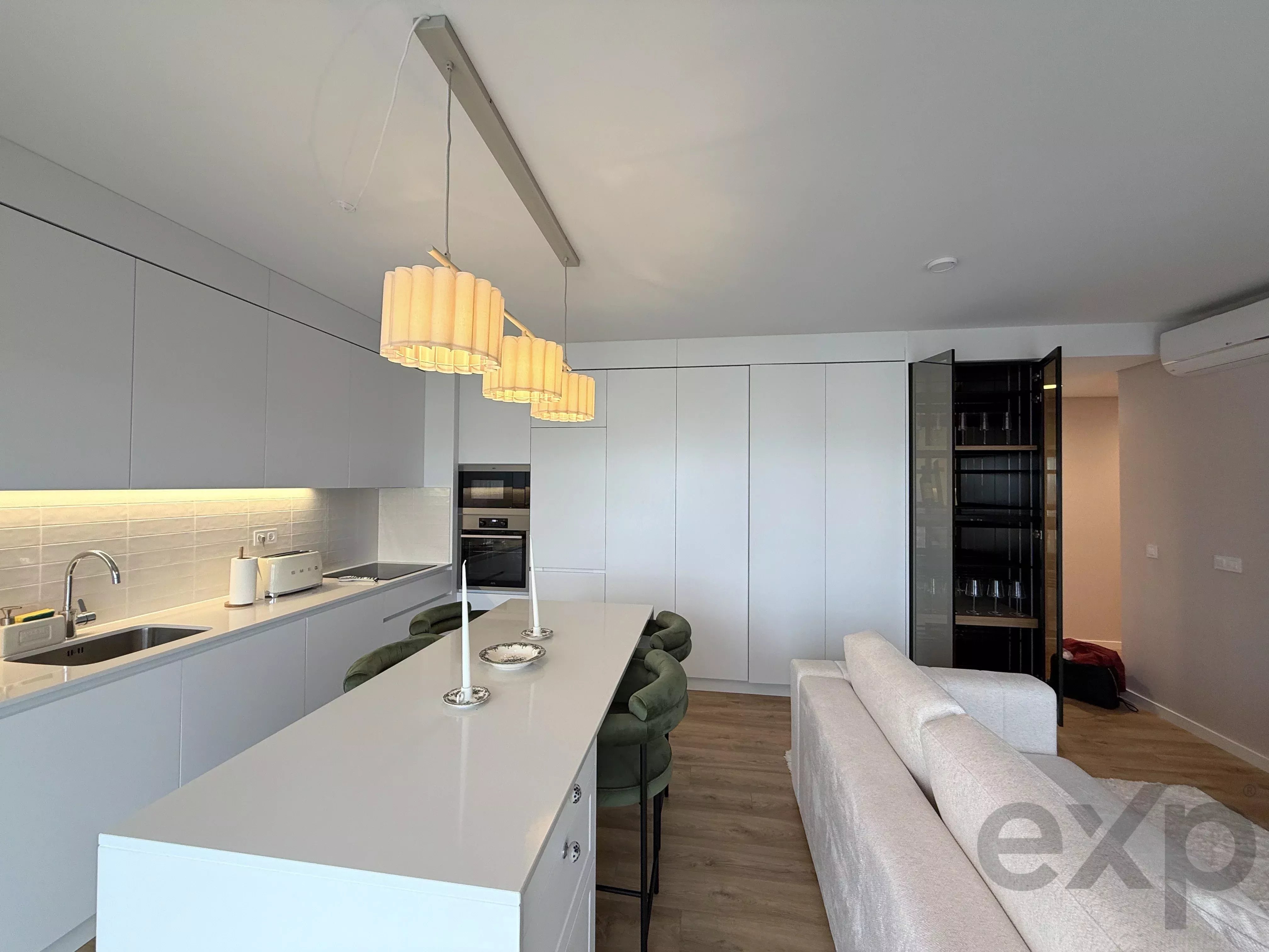 T2 SUITE, POOL, BALCONY, GARAGE 86647813 image 9