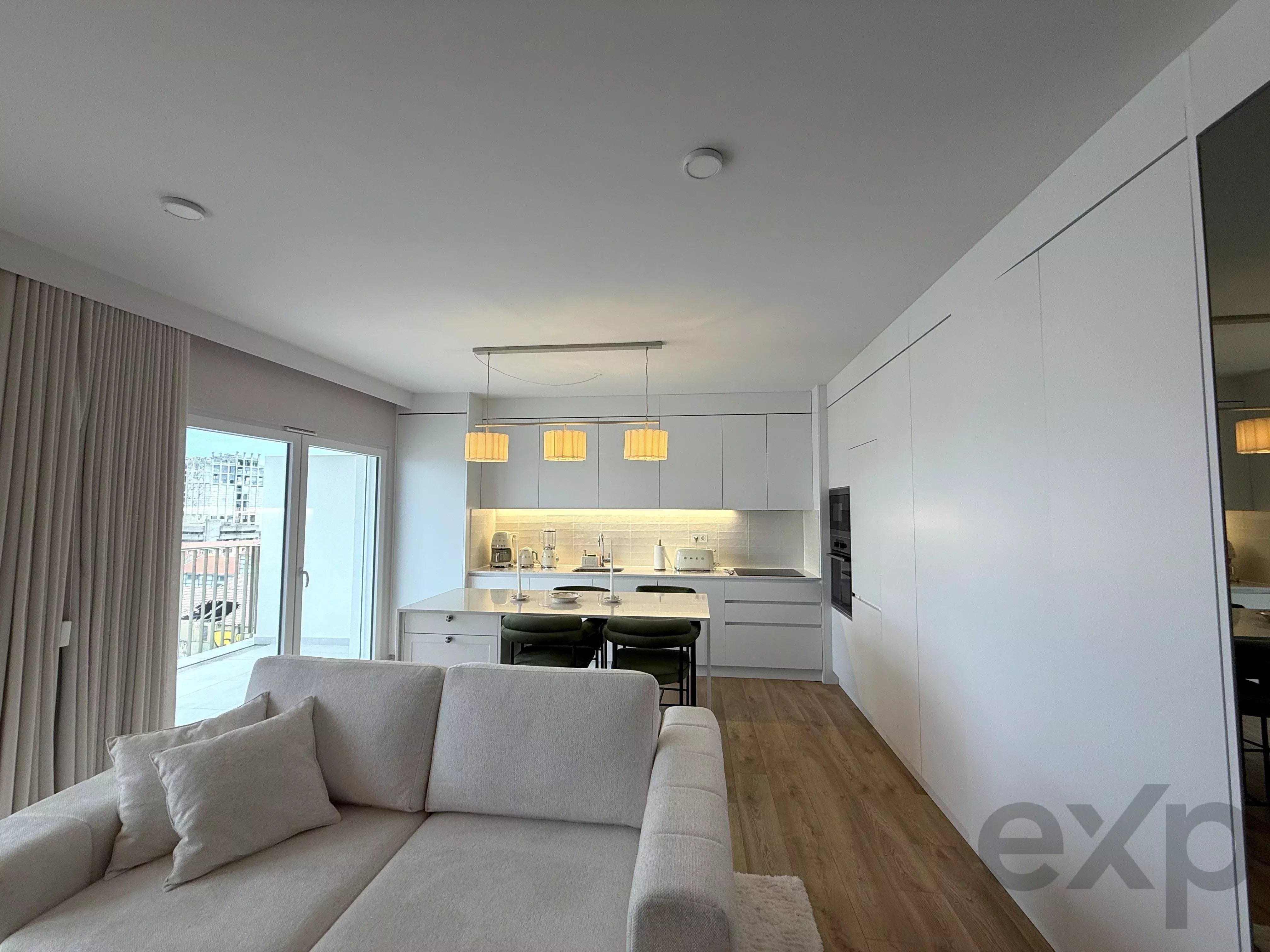 T2 SUITE, POOL, BALCONY, GARAGE 86647813 image 13