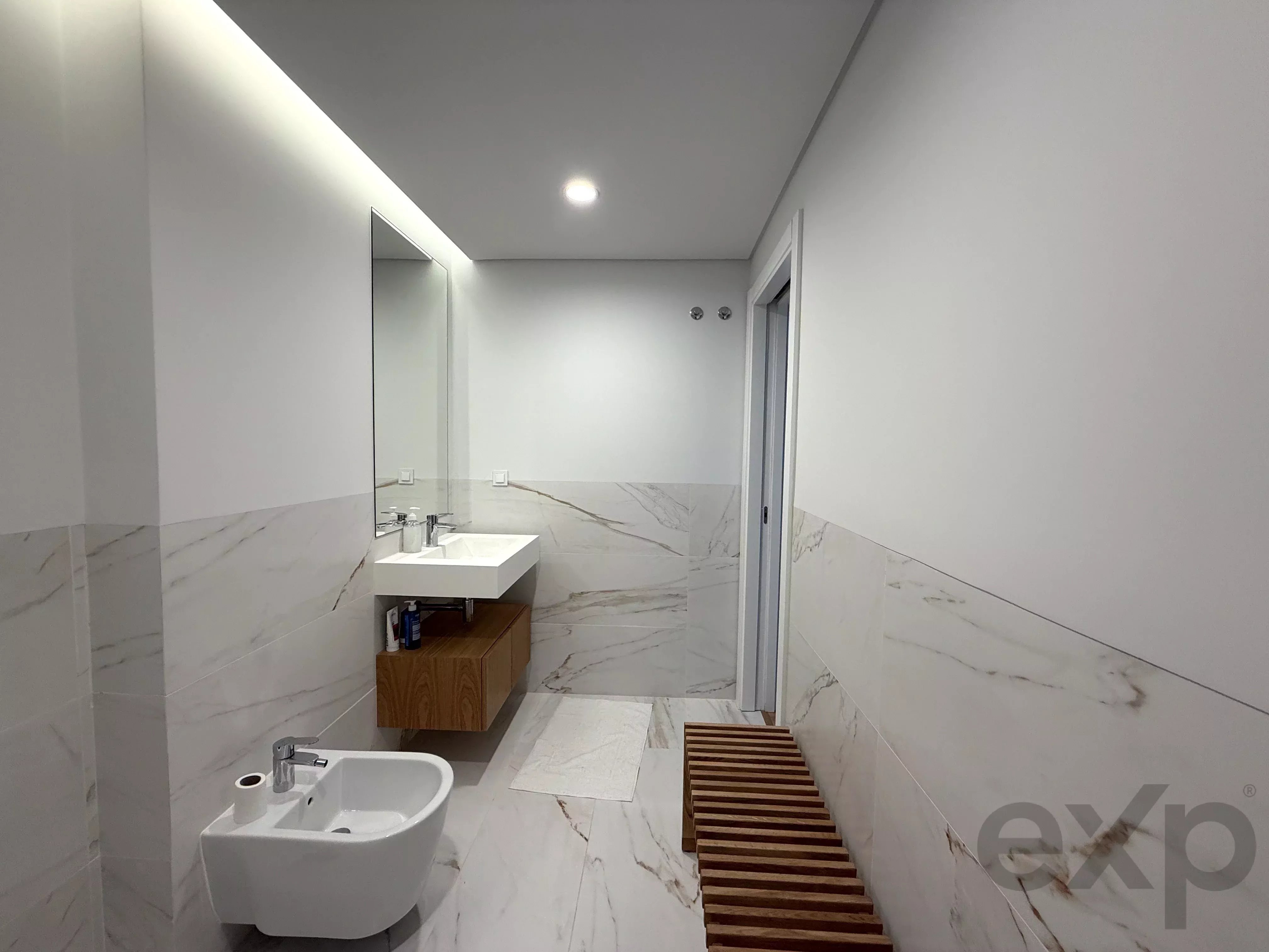 T2 SUITE, POOL, BALCONY, GARAGE 86647813 image 21