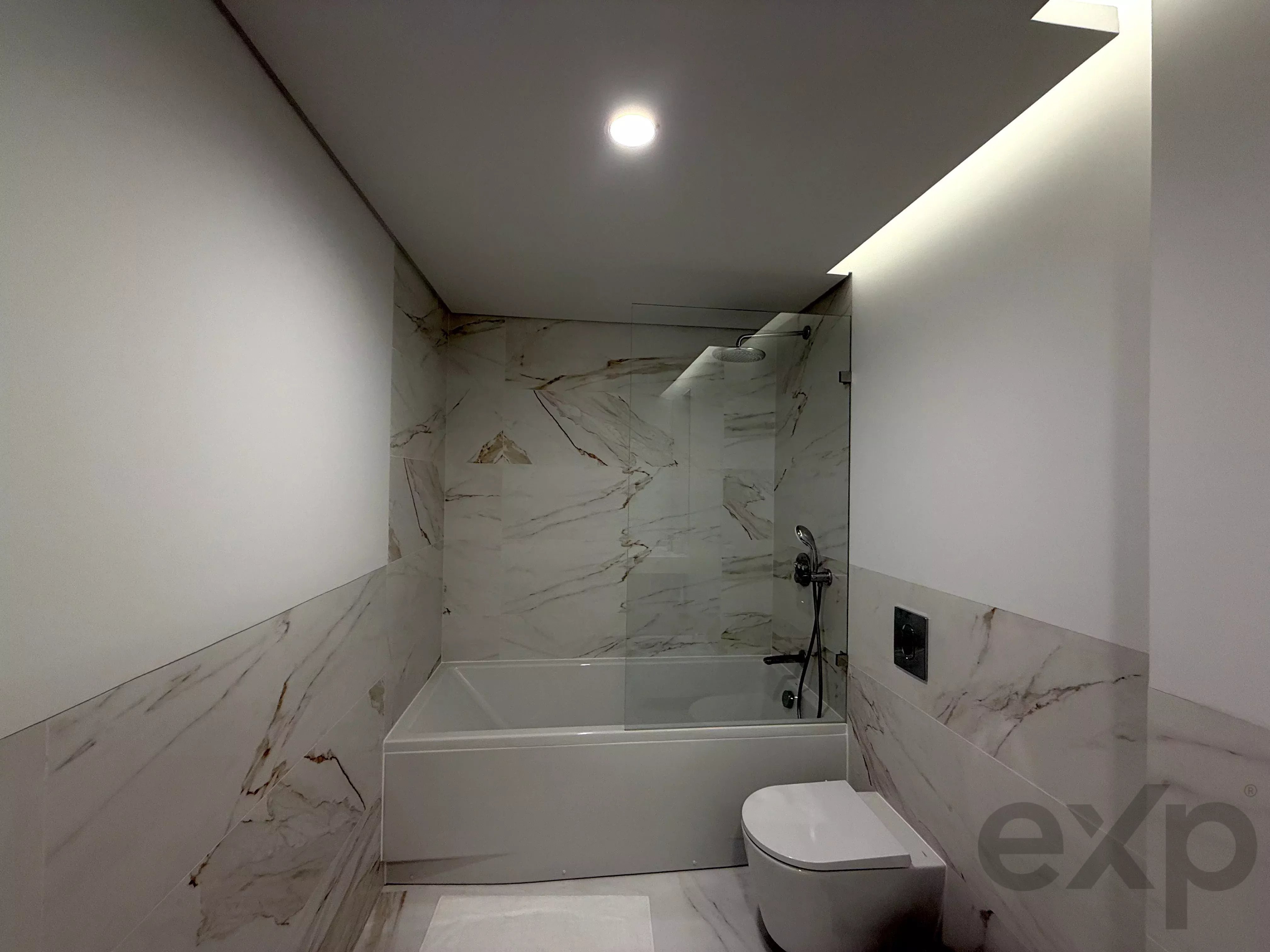 T2 SUITE, POOL, BALCONY, GARAGE 86647813 image 22
