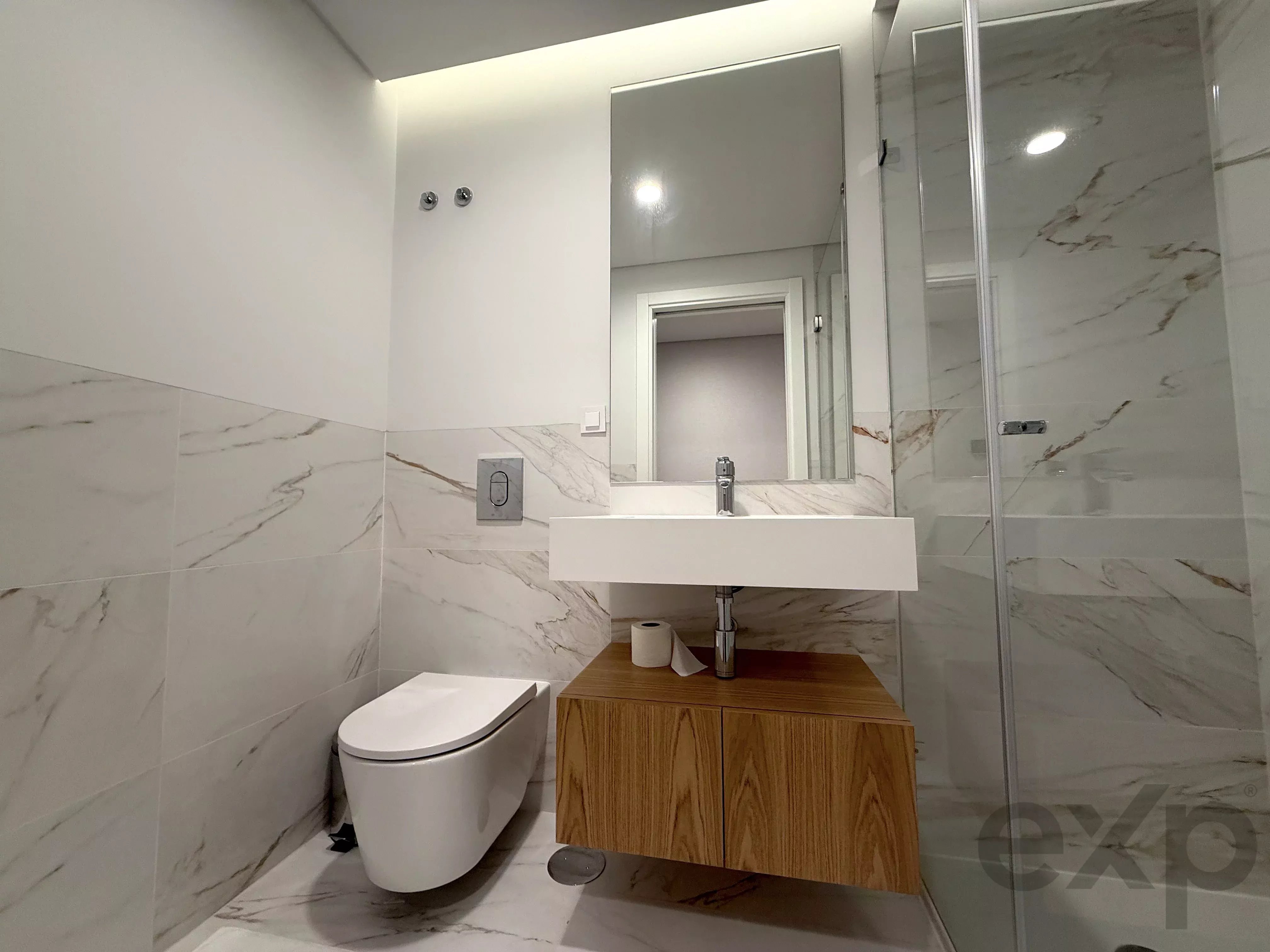 T2 SUITE, POOL, BALCONY, GARAGE 86647813 image 11