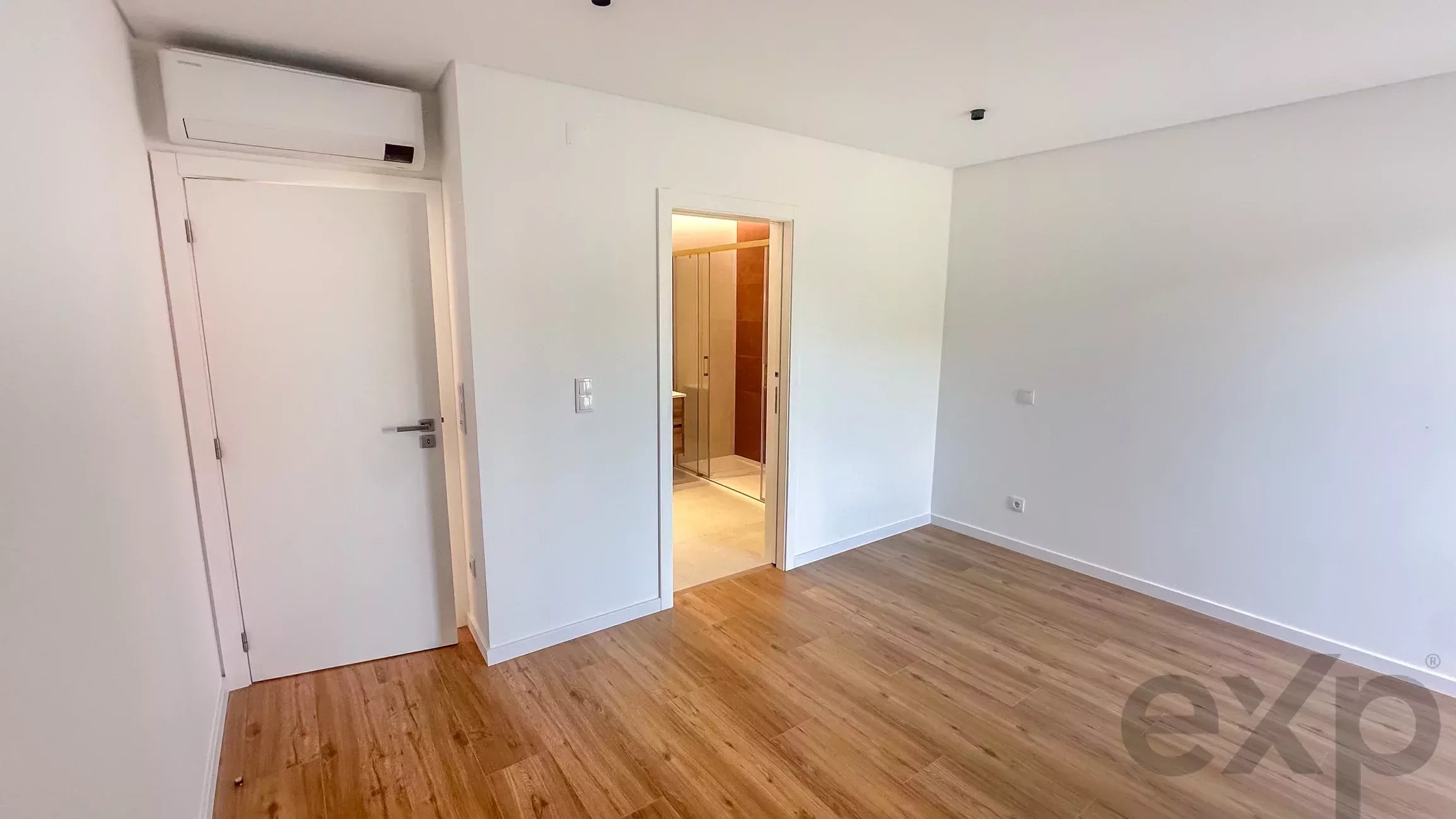 Modern Apartment in Alcabideche: Comfort and Technology 86651580 image 23