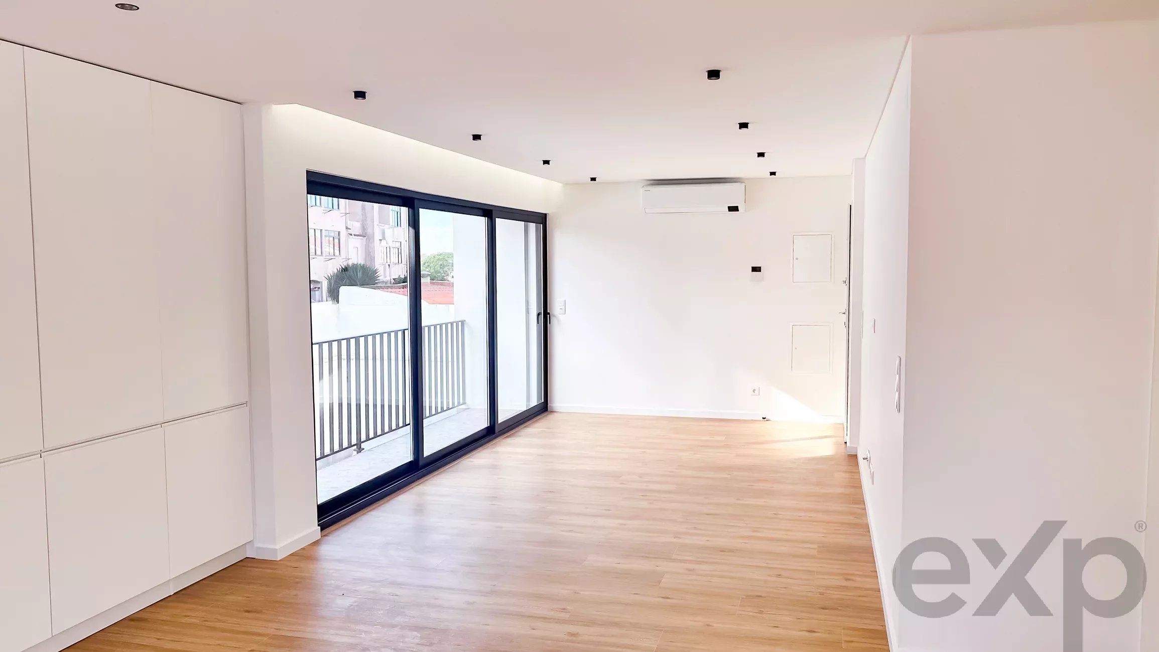 Modern Apartment in Alcabideche: Comfort and Technology 86651580 image 45