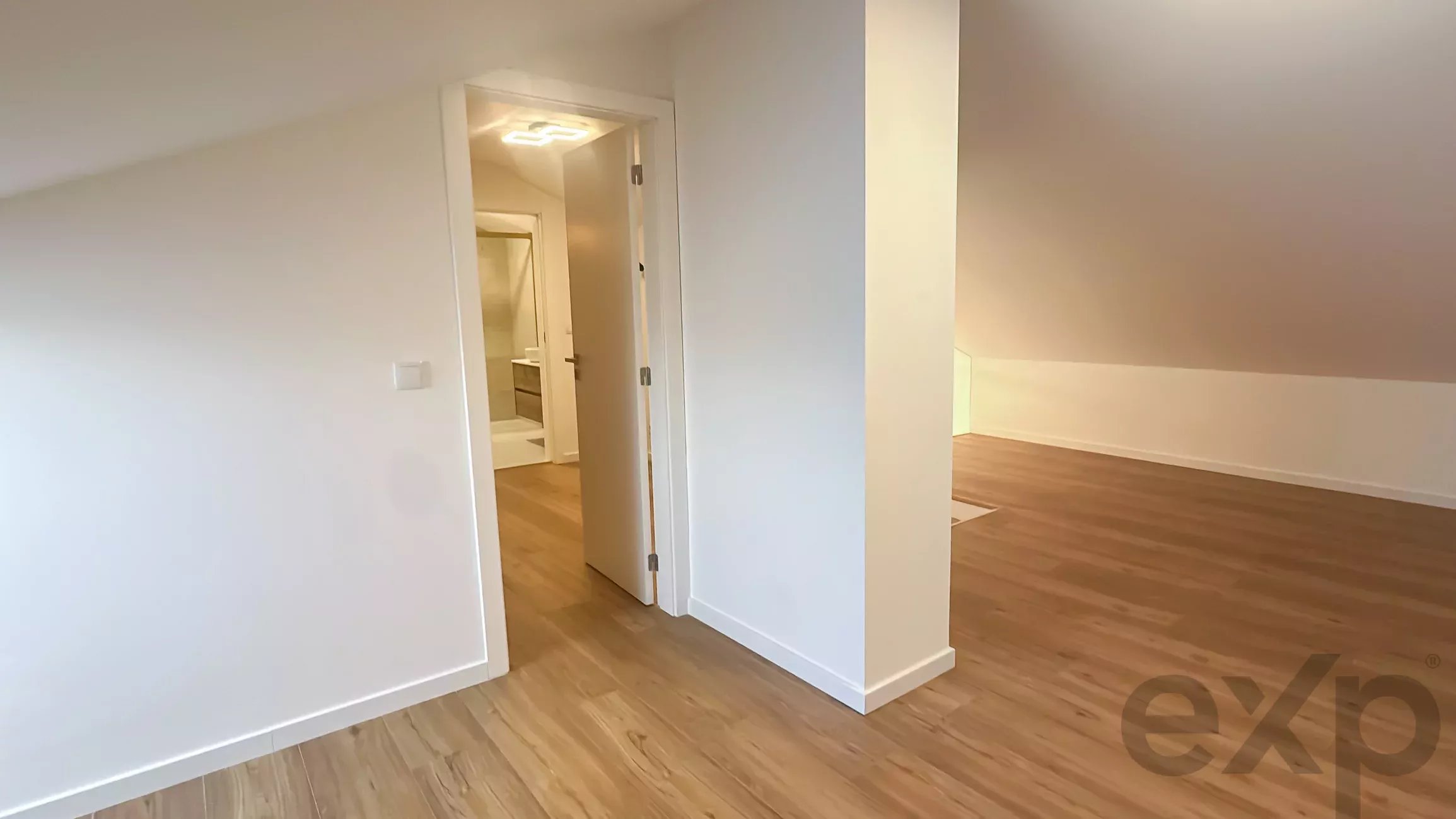 Modern Apartment in Alcabideche: Comfort and Technology 86651580 image 56