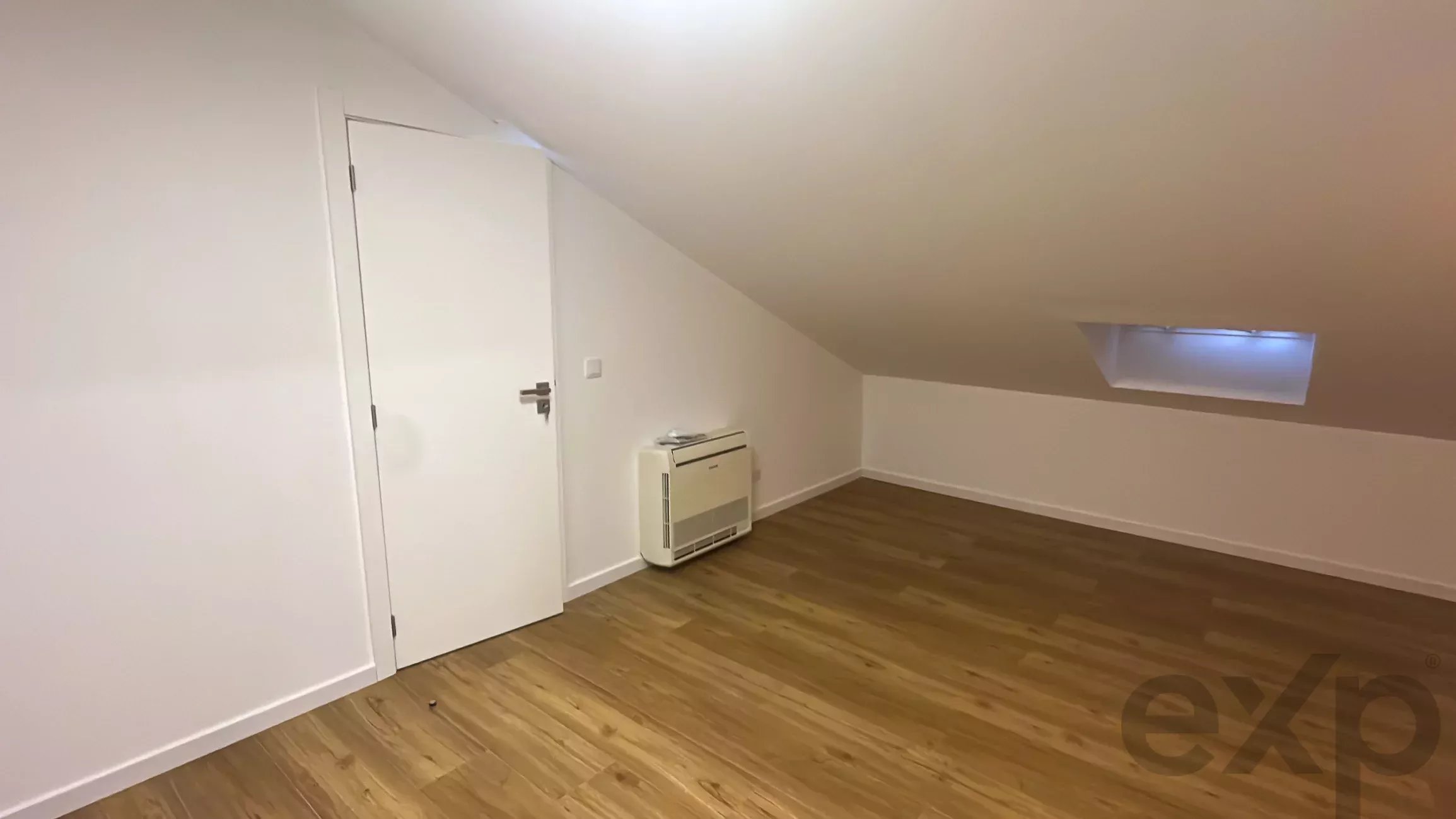 Modern Apartment in Alcabideche: Comfort and Technology 86651580 image 52