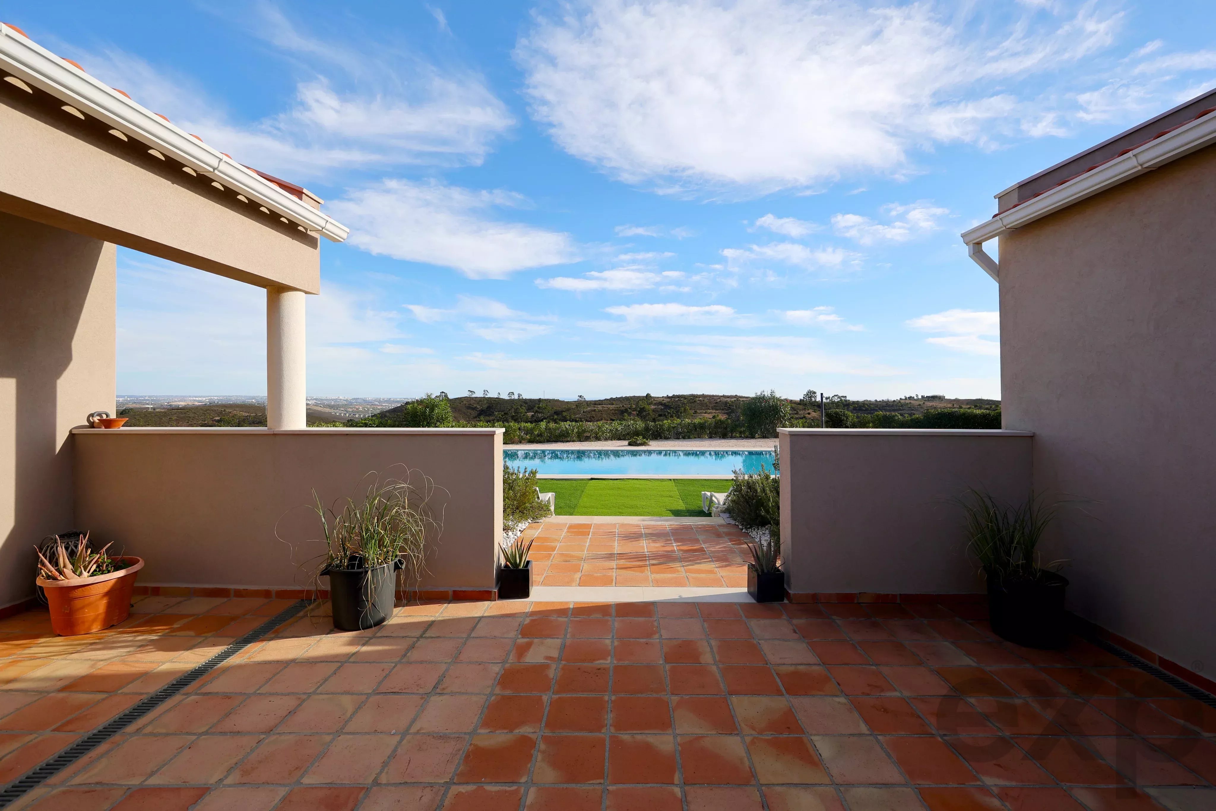 Estate spanning 18.9 hectares, featuring a luxury villa with swimming pool and lake. 86652484 image 40