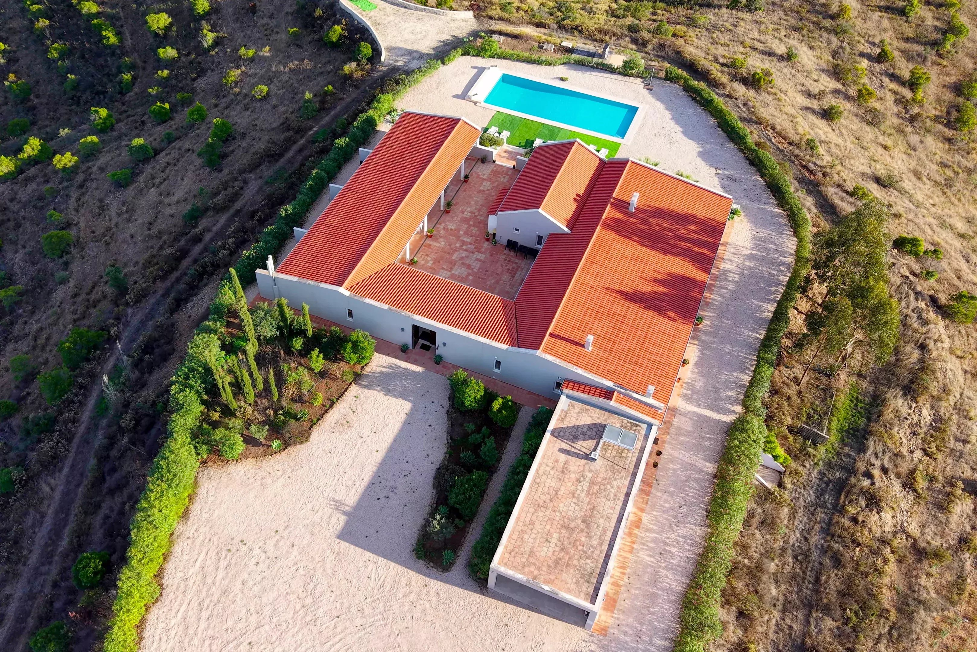 Estate spanning 18.9 hectares, featuring a luxury villa with swimming pool and lake. 86652484 image 53