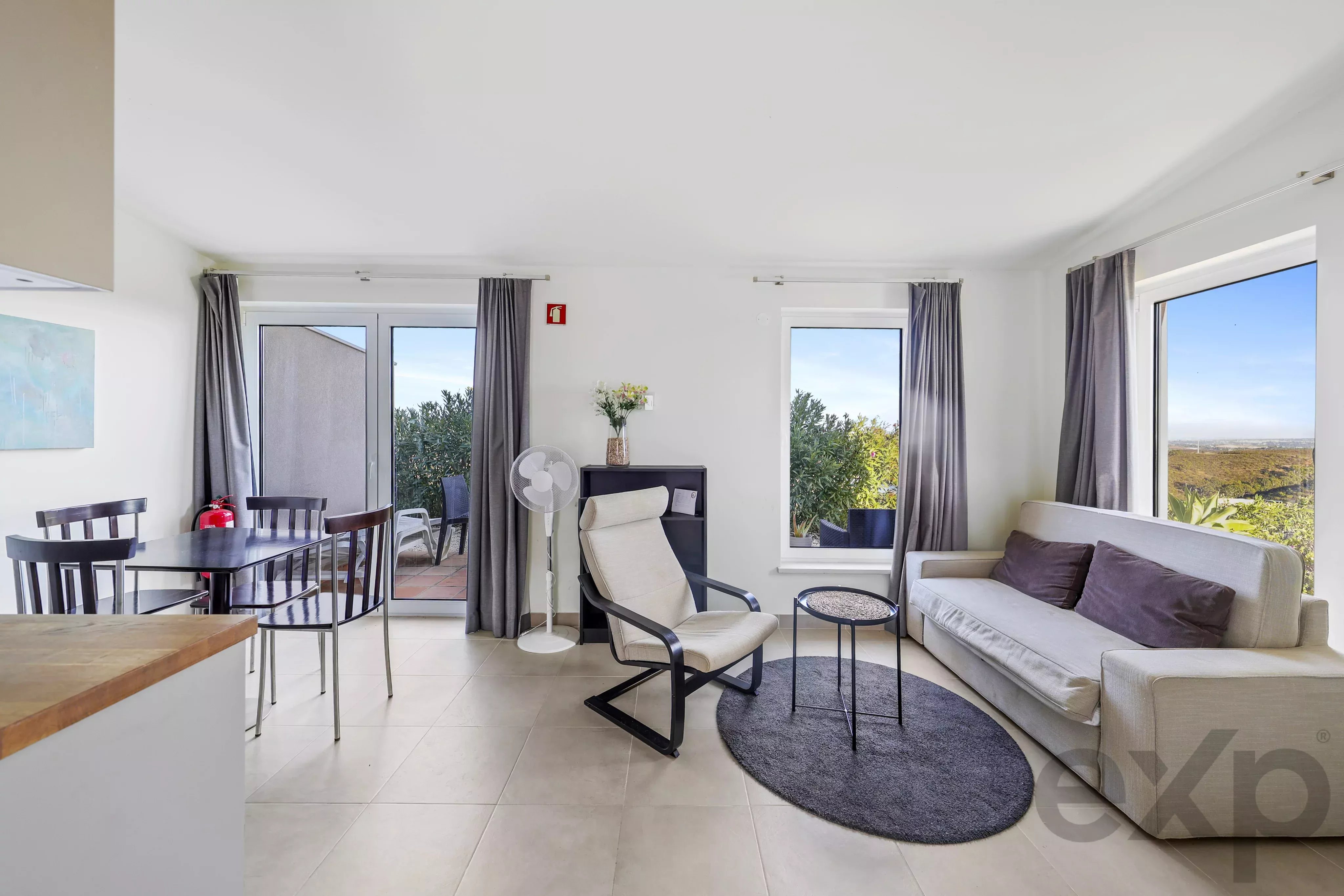 Estate spanning 18.9 hectares, featuring a luxury villa with swimming pool and lake. 86652484 image 36