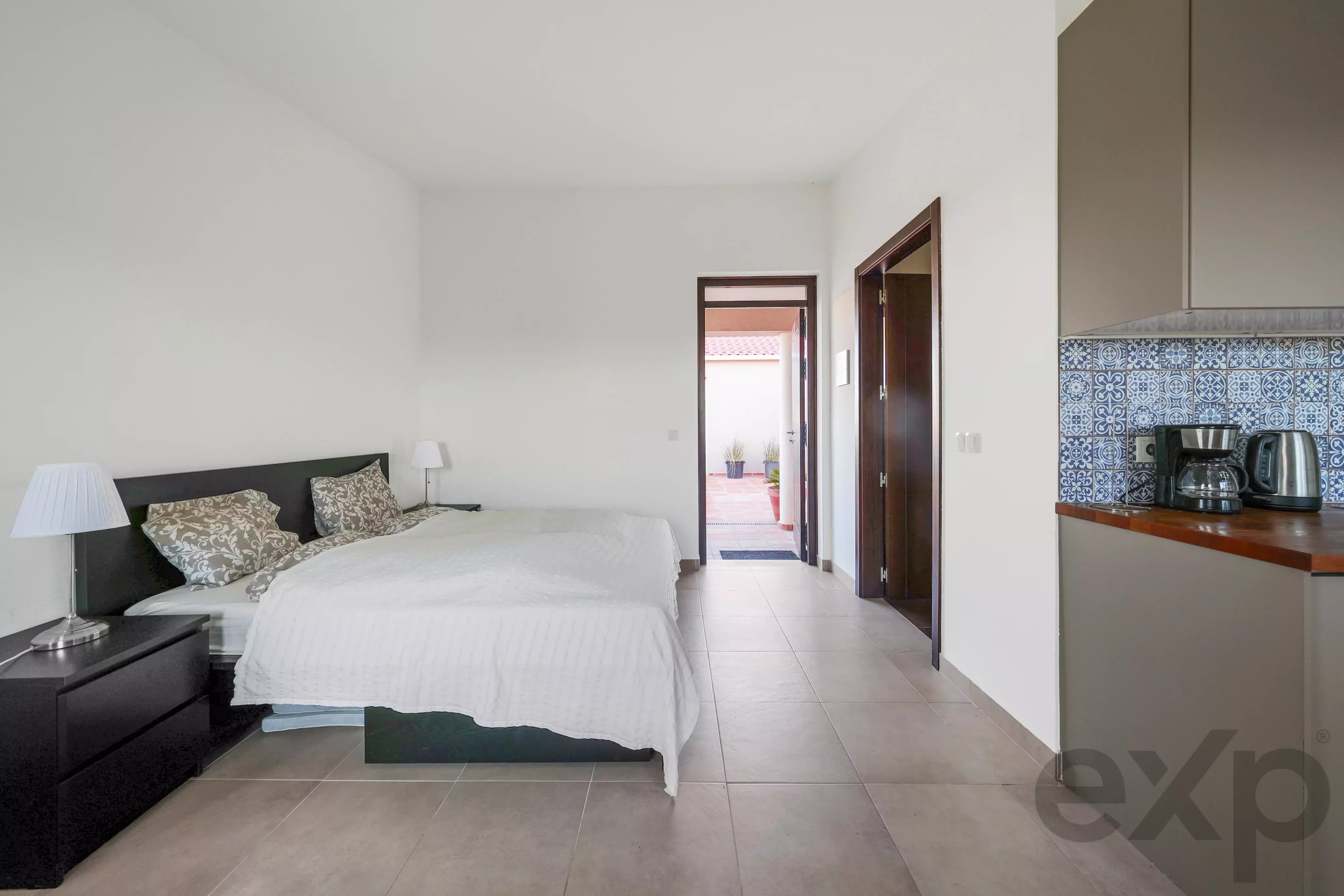 Estate spanning 18.9 hectares, featuring a luxury villa with swimming pool and lake. 86652484 image 39