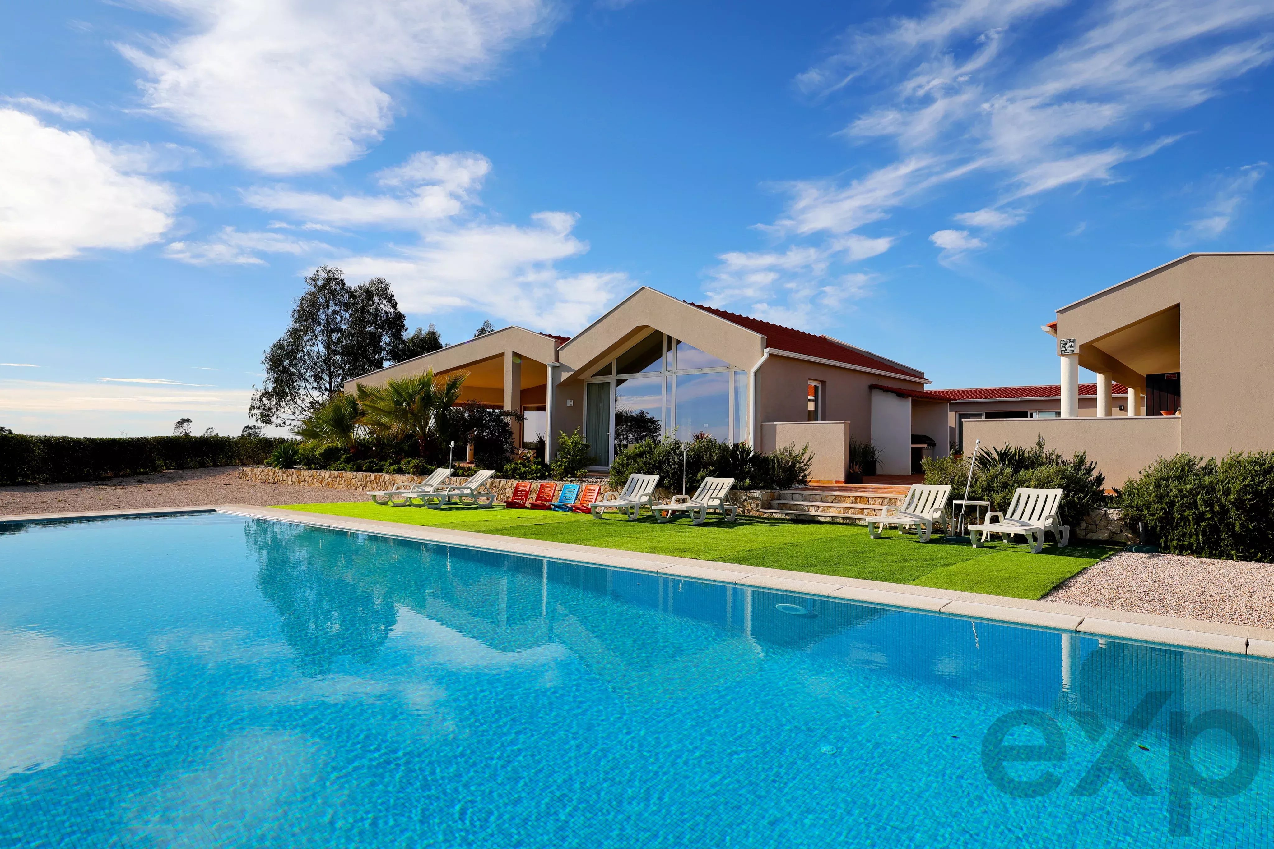 Estate spanning 18.9 hectares, featuring a luxury villa with swimming pool and lake. 86652484 image 43