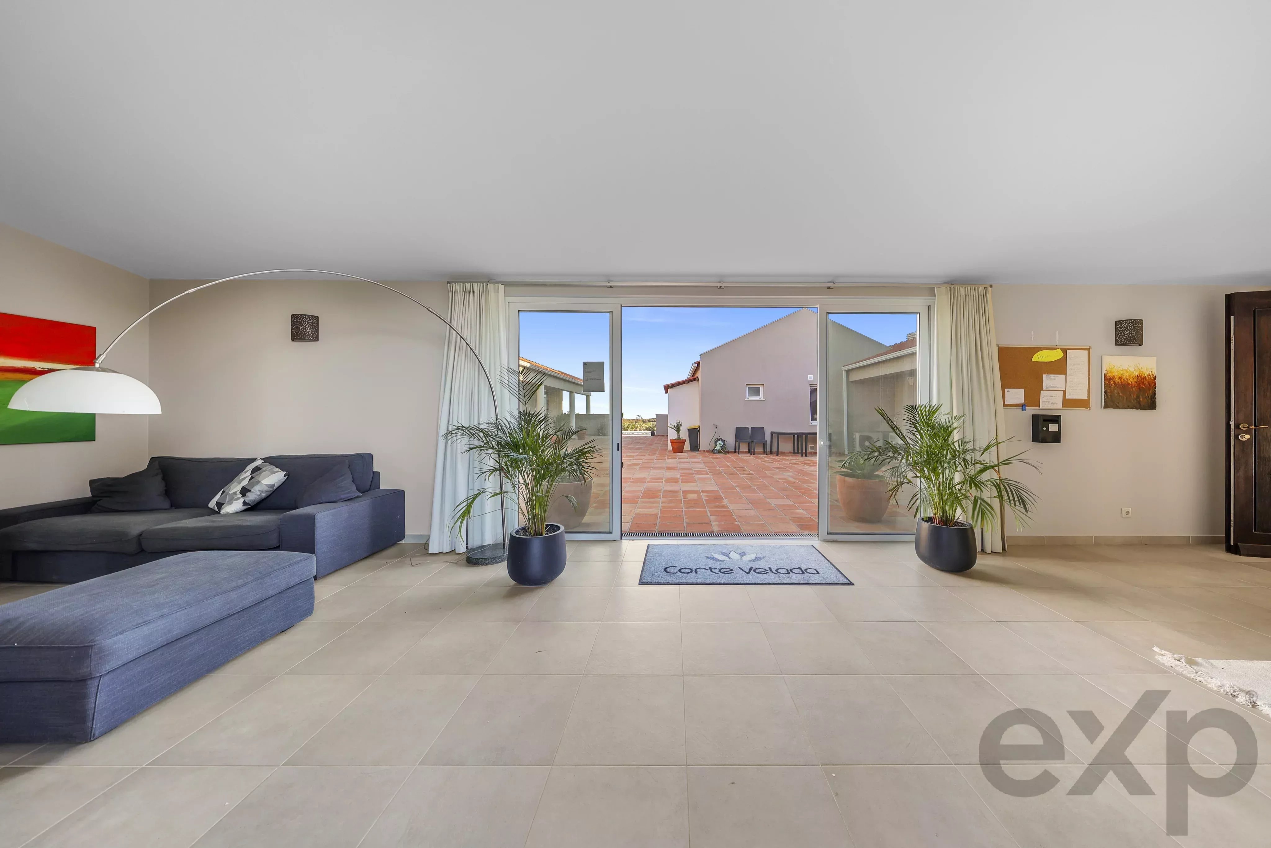 Estate spanning 18.9 hectares, featuring a luxury villa with swimming pool and lake. 86652484 image 30
