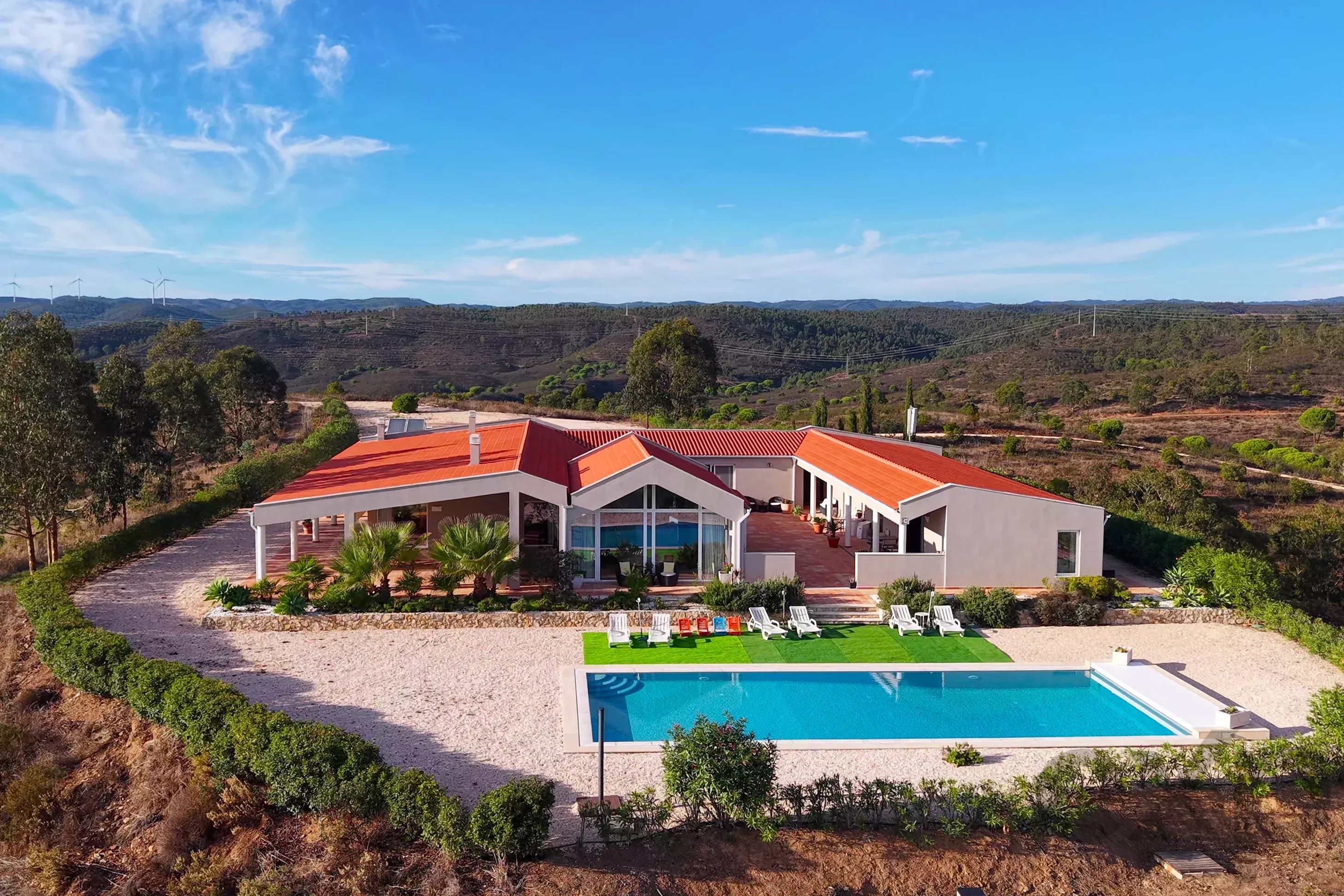 Estate spanning 18.9 hectares, featuring a luxury villa with swimming pool and lake. 86652484 image 48