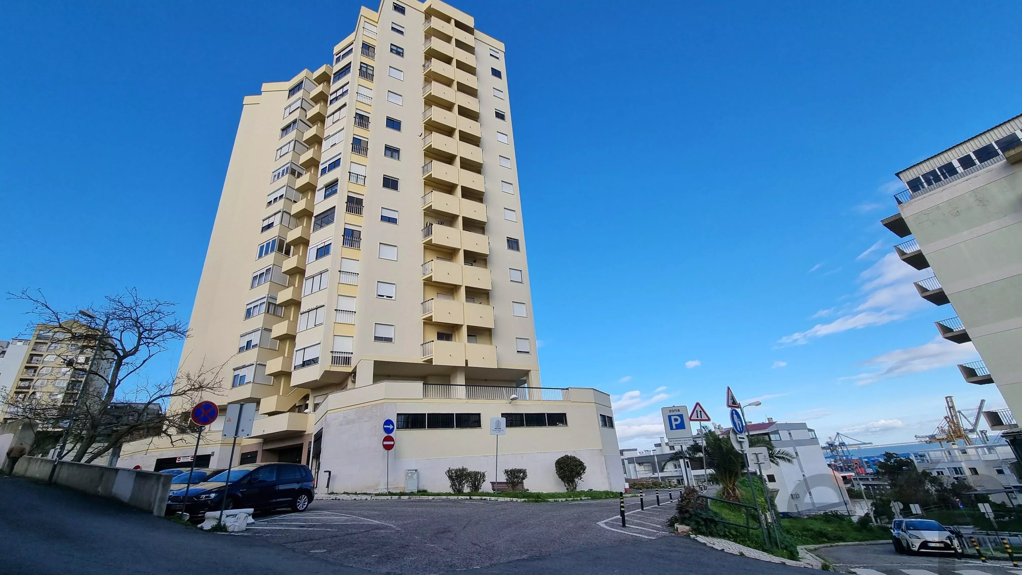 Space with Service Licence, Large Area and High Floor Plate – Ideal for a Contact Centre, Gym/Box or Technology Hub – Greater Lisbon 86656713 image 17