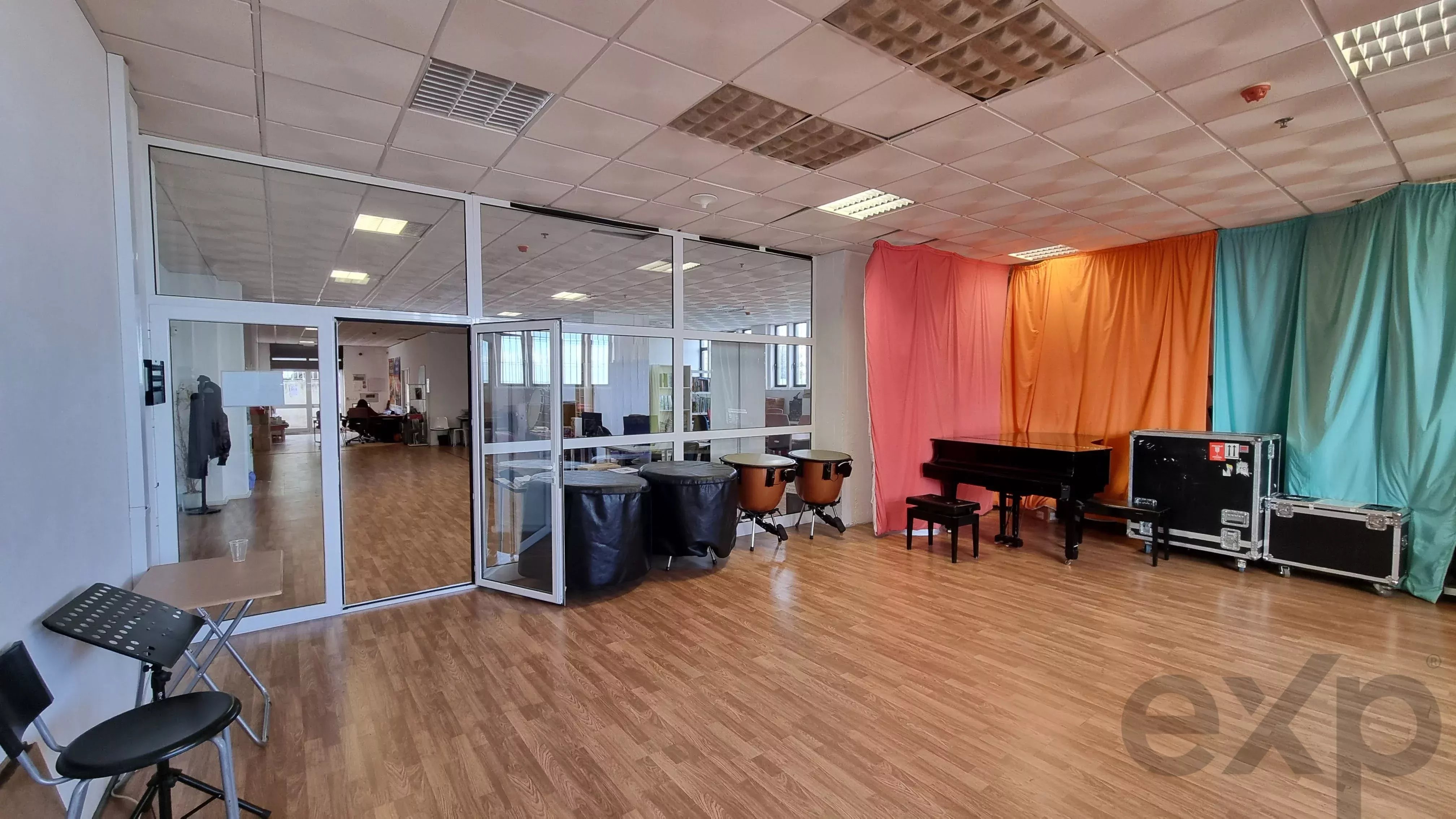 Space with Service Licence, Large Area and High Floor Plate – Ideal for a Contact Centre, Gym/Box or Technology Hub – Greater Lisbon 86656713 image 5
