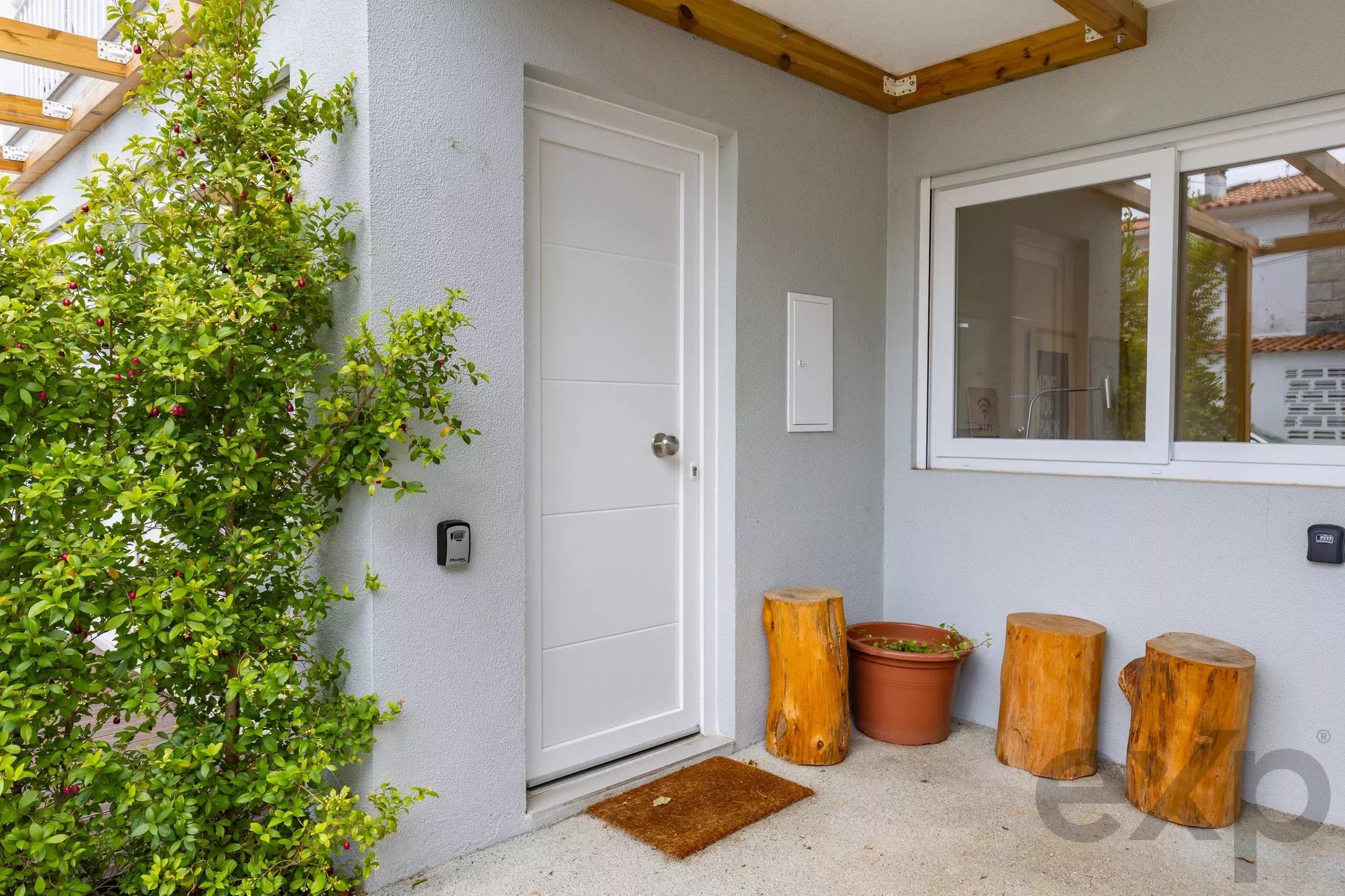 Independent T3 + T1 House, Live in one house and profit from the other 86657122 image 34