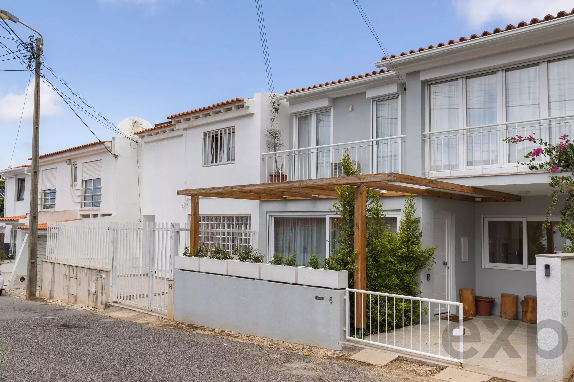 Independent T3 + T1 House, Live in one house and profit from the other 86657122 image 35
