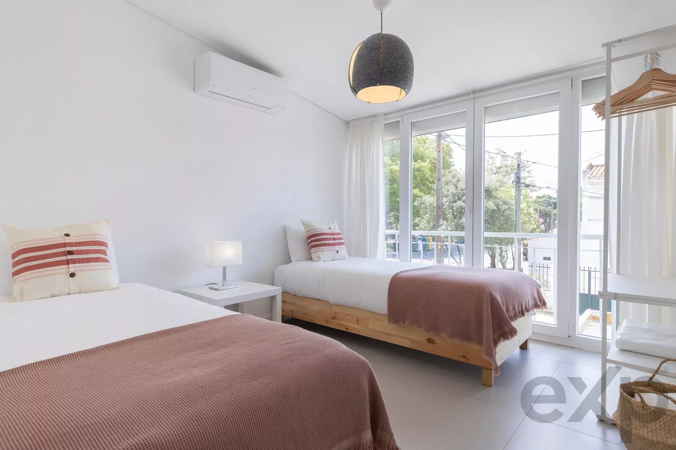 Independent T3 + T1 House, Live in one house and profit from the other 86657122 image 21