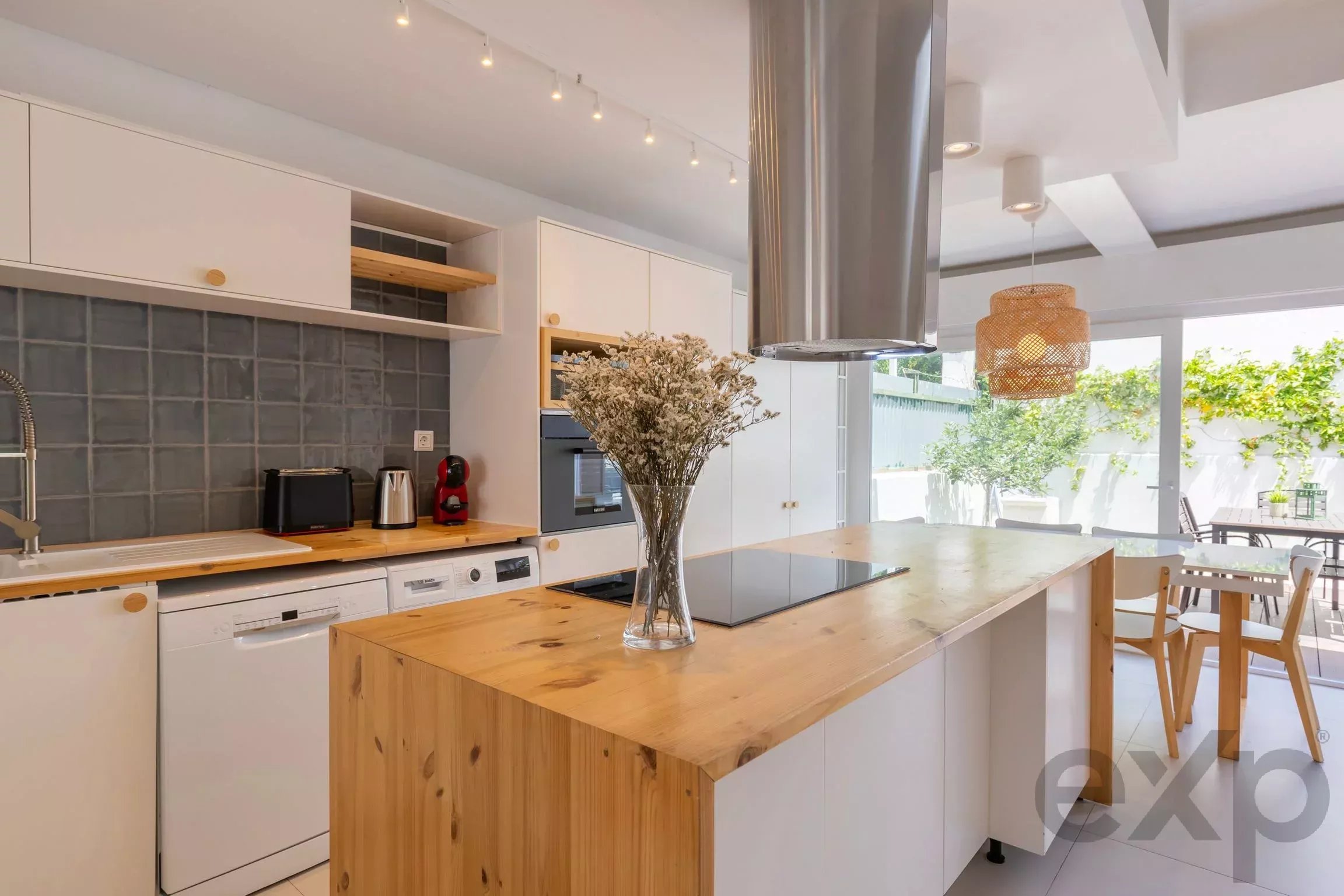 Independent T3 + T1 House, Live in one house and profit from the other 86657122 image 8
