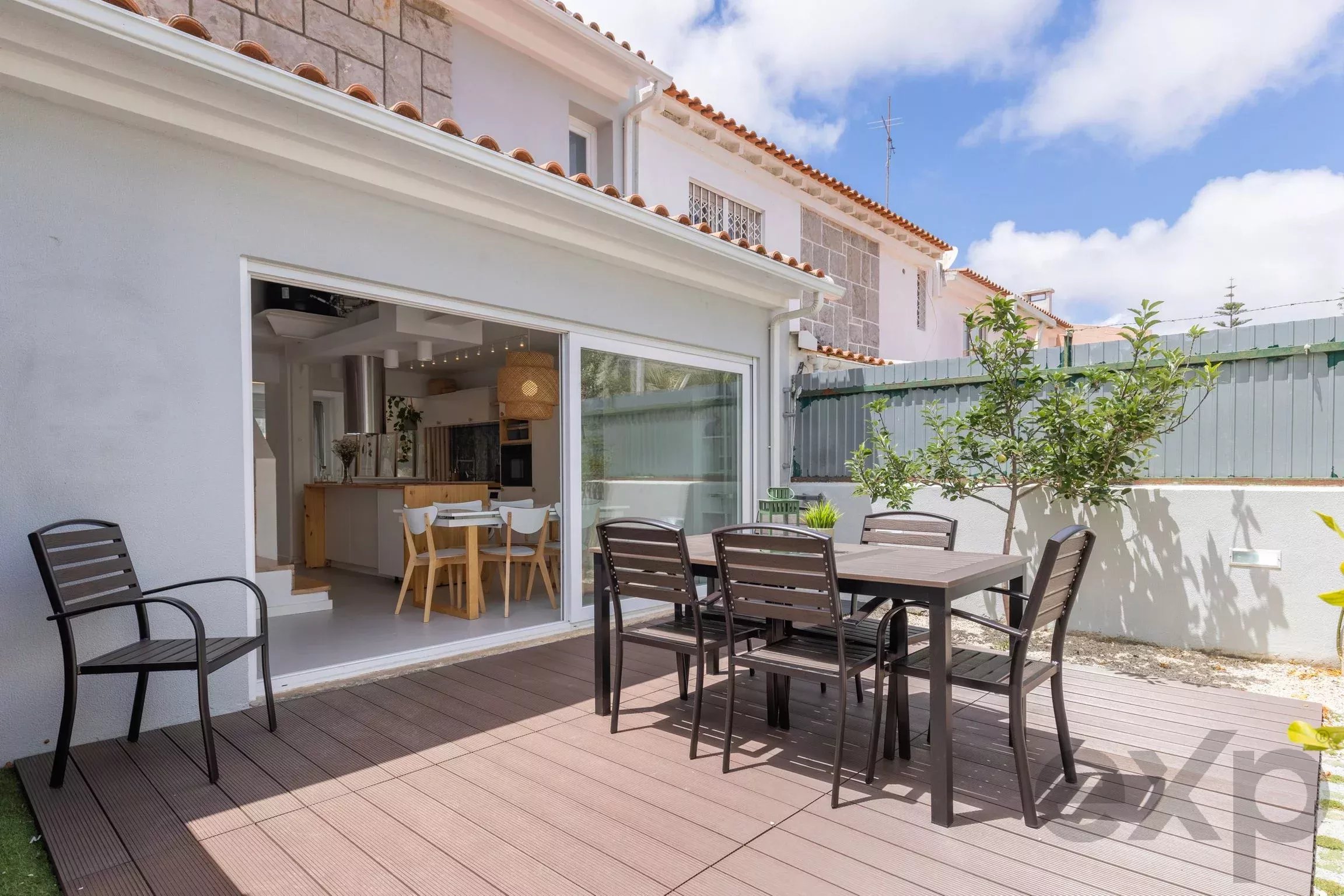 Independent T3 + T1 House, Live in one house and profit from the other 86657122 image 32