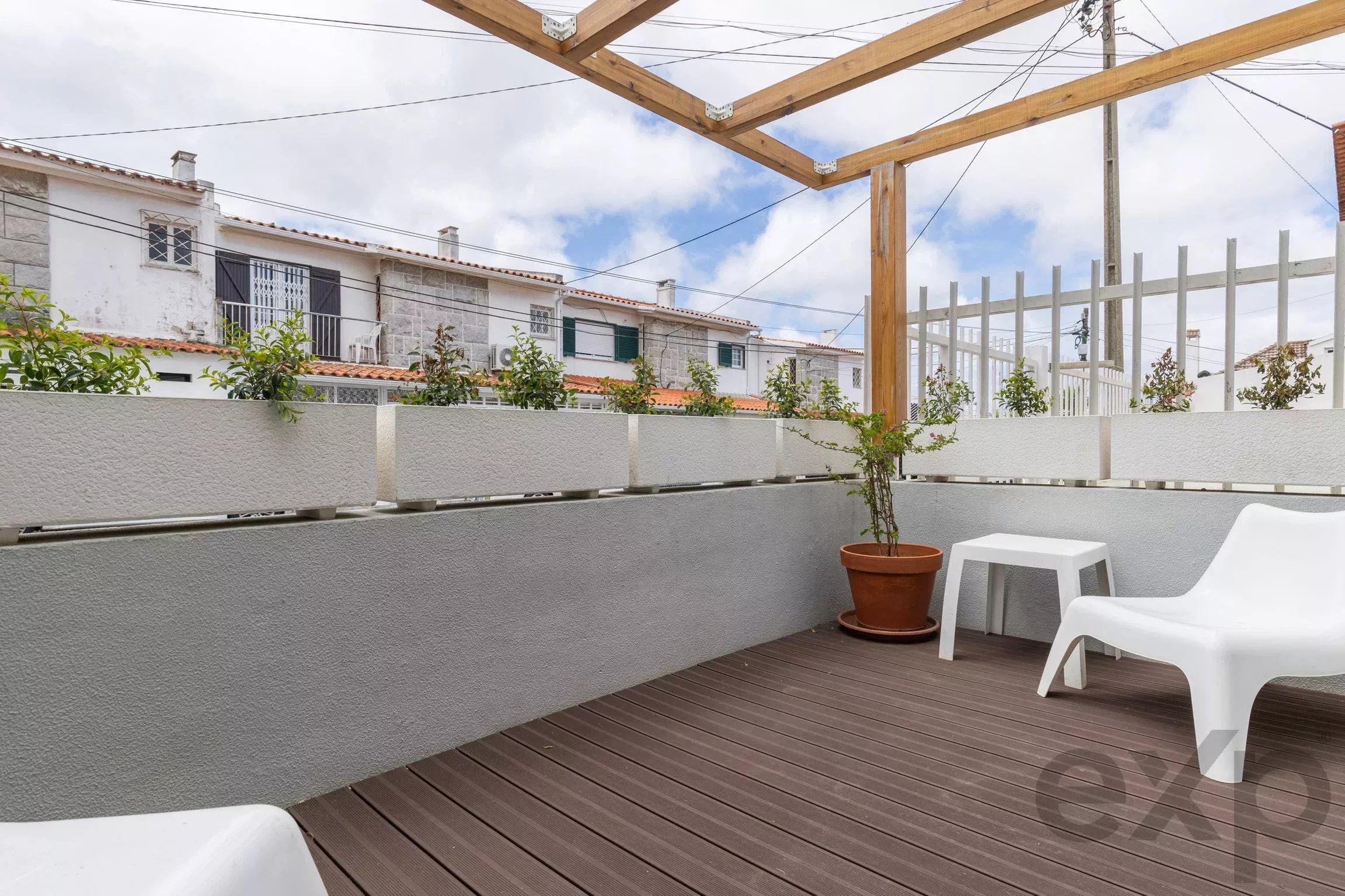Independent T3 + T1 House, Live in one house and profit from the other 86657122 image 29