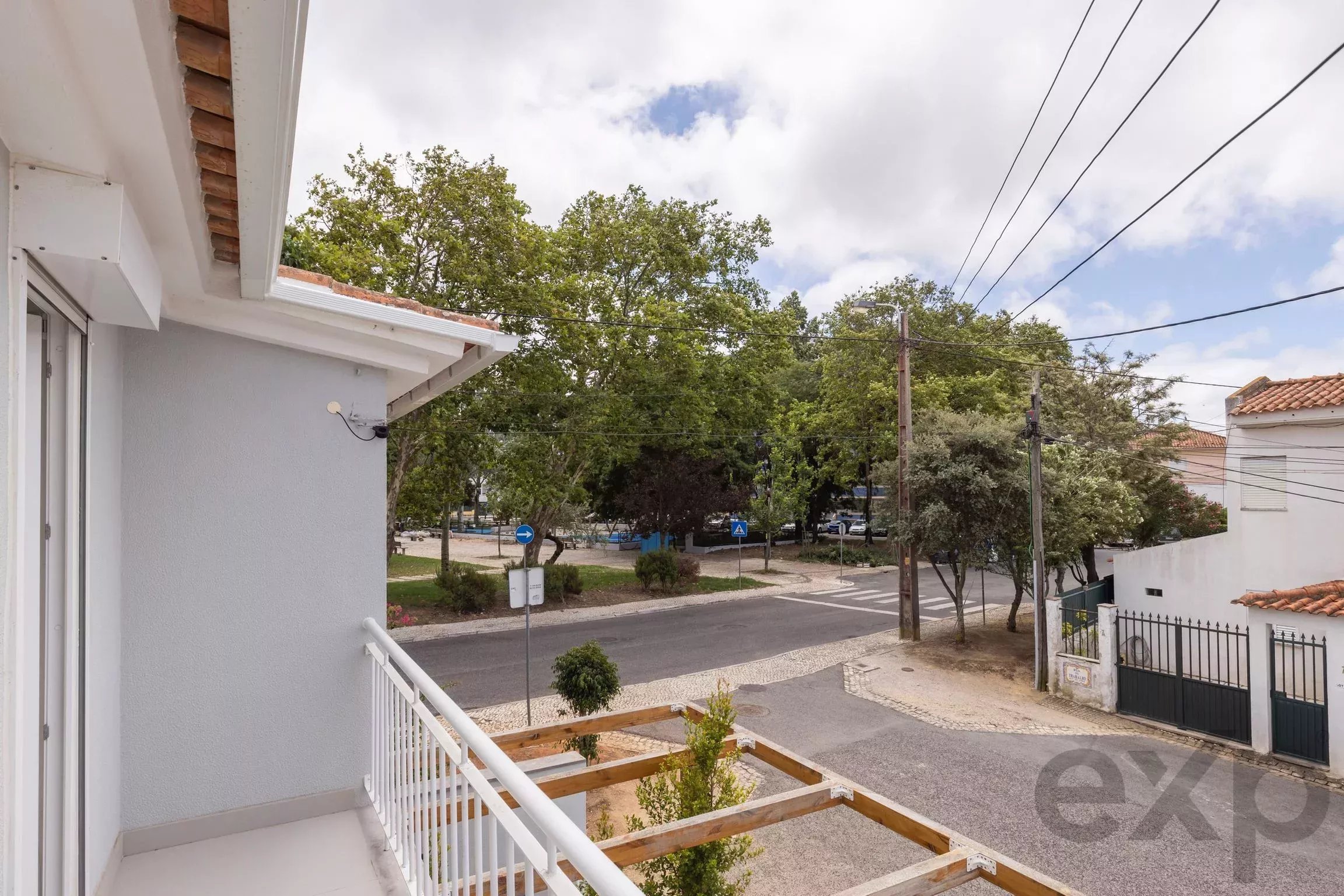 Independent T3 + T1 House, Live in one house and profit from the other 86657122 image 27