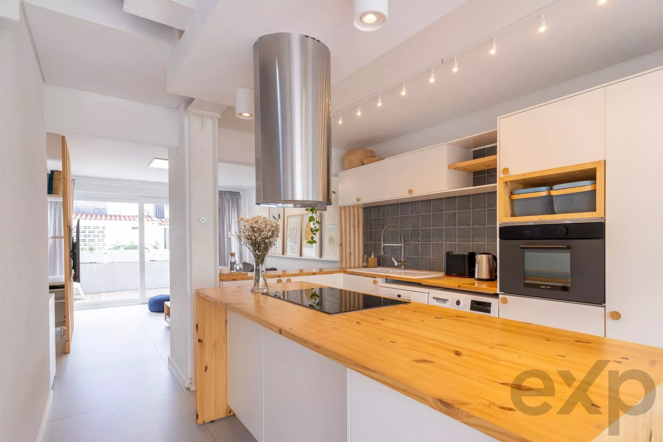 Independent T3 + T1 House, Live in one house and profit from the other 86657122 image 9
