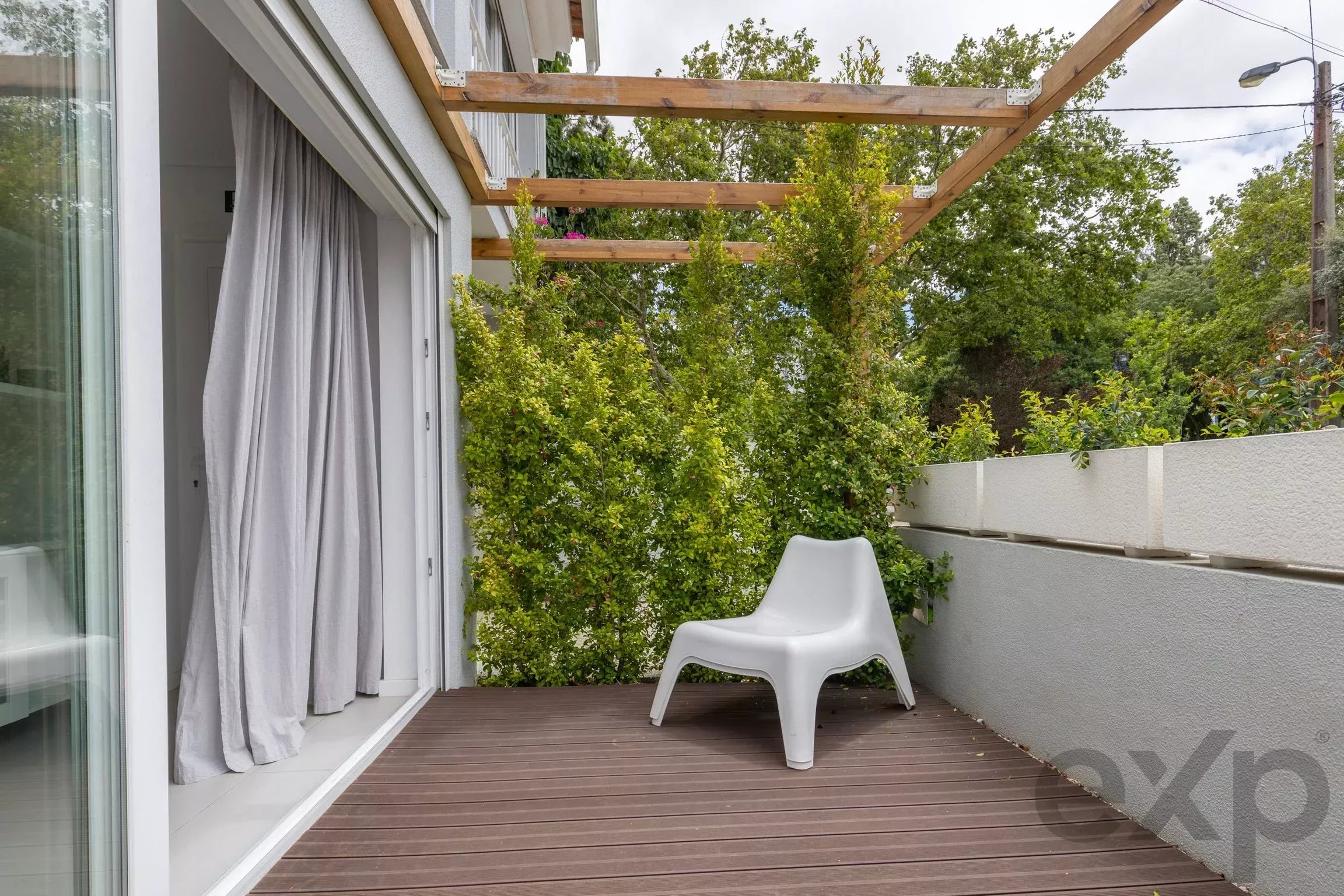 Independent T3 + T1 House, Live in one house and profit from the other 86657122 image 30