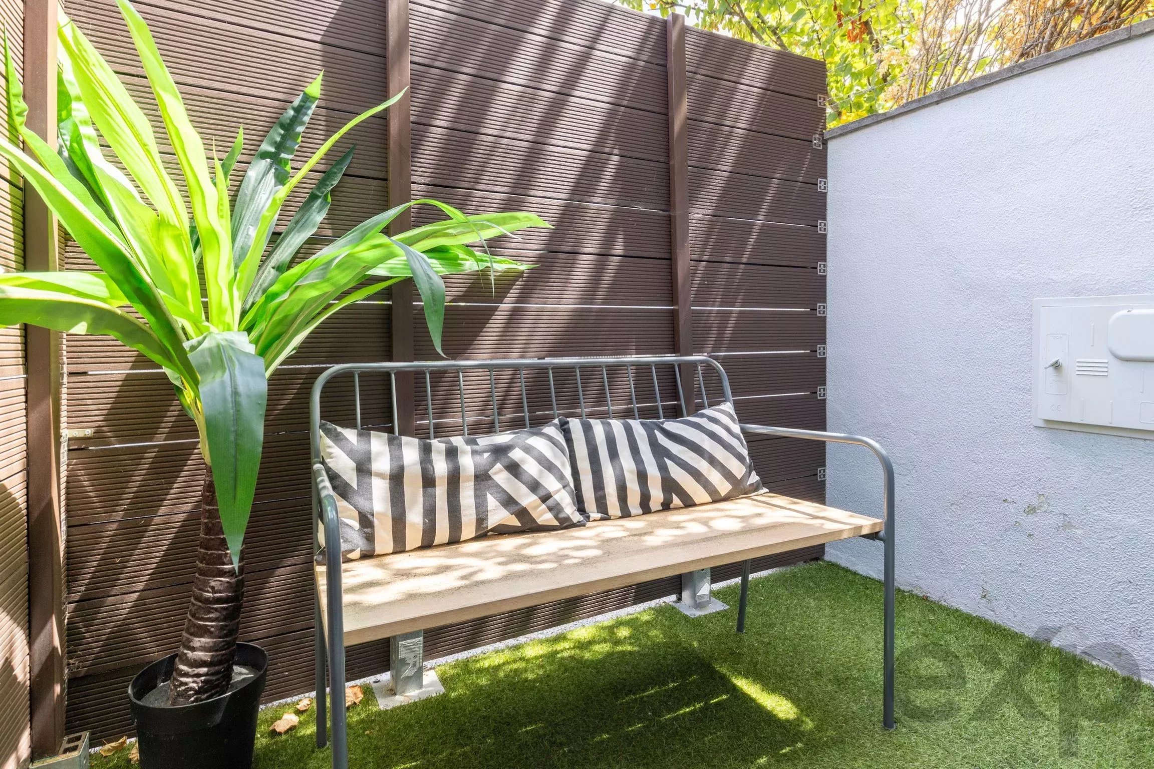 Independent T3 + T1 House, Live in one house and profit from the other 86657122 image 51