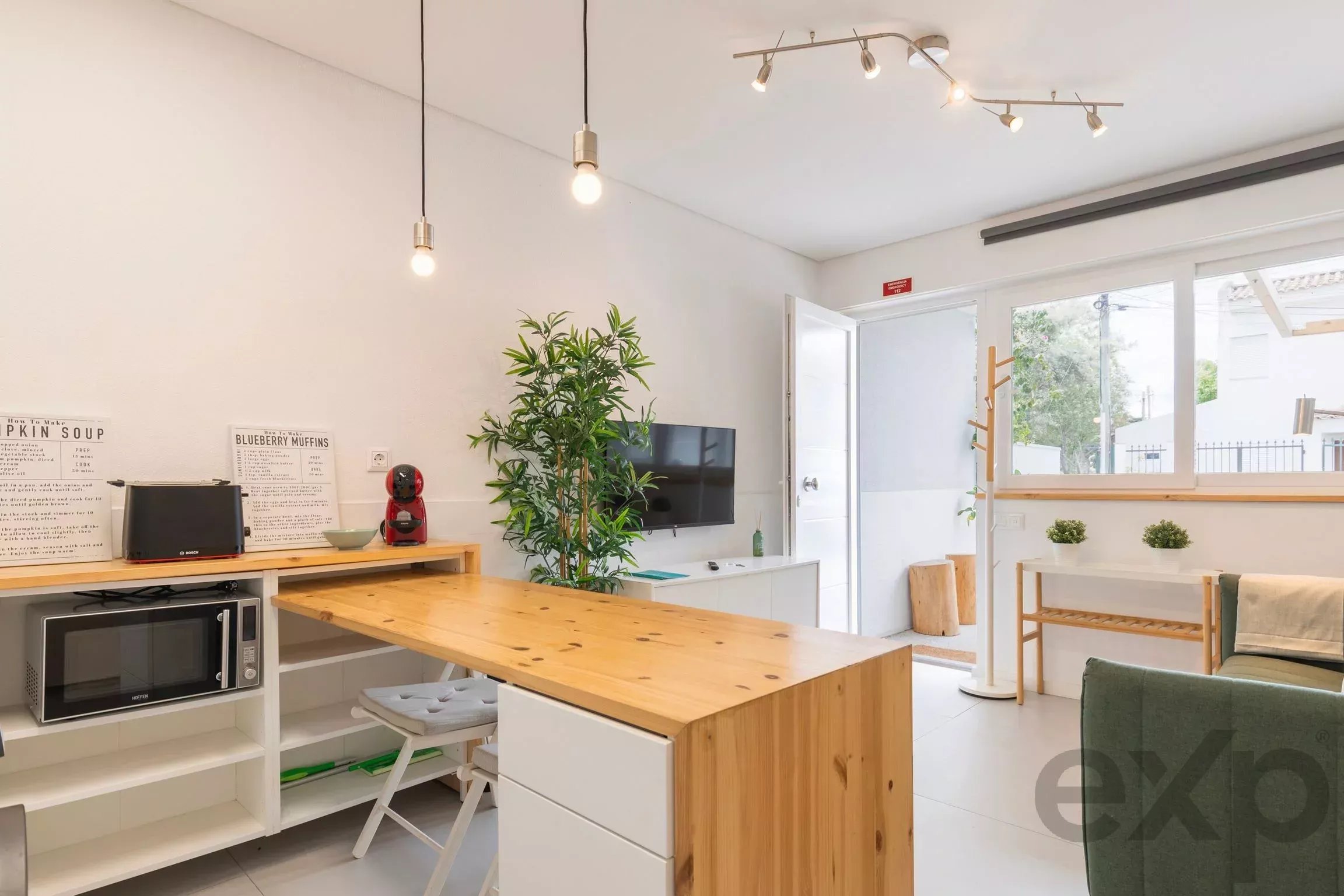 Independent T3 + T1 House, Live in one house and profit from the other 86657122 image 44