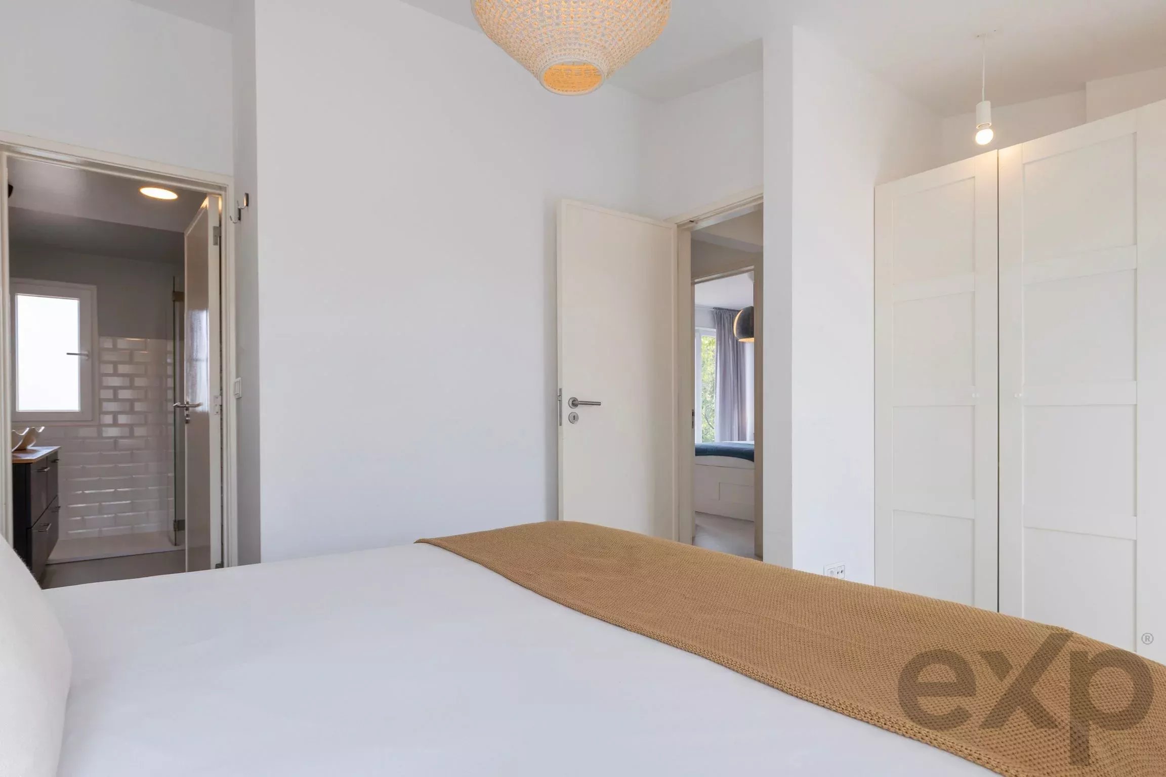 Independent T3 + T1 House, Live in one house and profit from the other 86657122 image 16