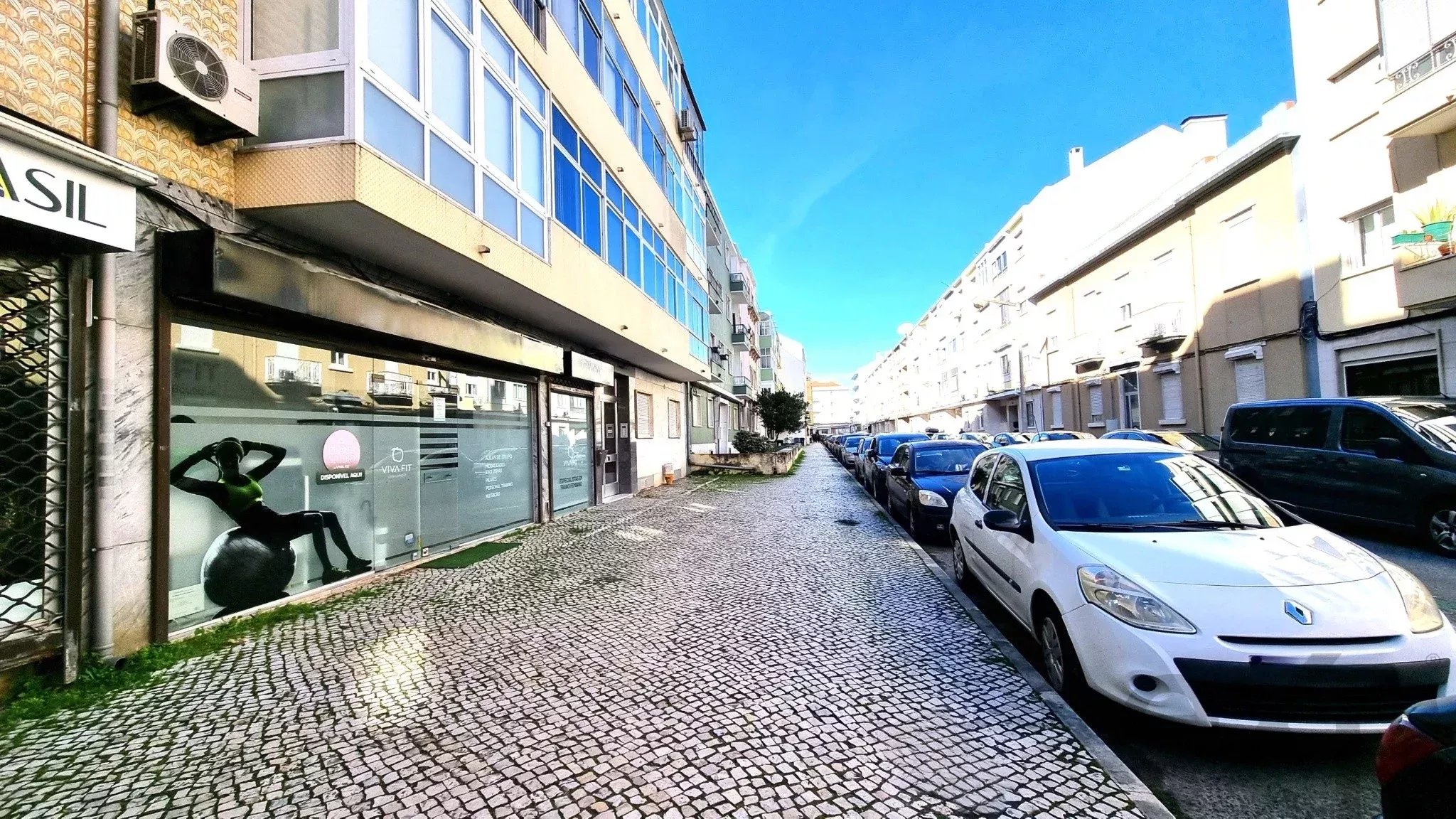 Loja de comércio à venda em Lisboa, Rua Emília das Neves 23, 1000-001 Lisboa, 297 m²