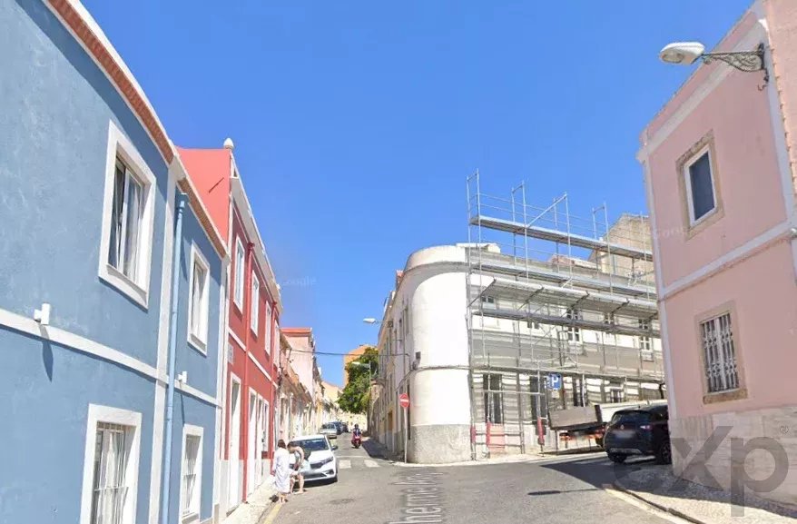 Arrenda-se apartamento T1+1 em Campo de Ourique, Lisboa