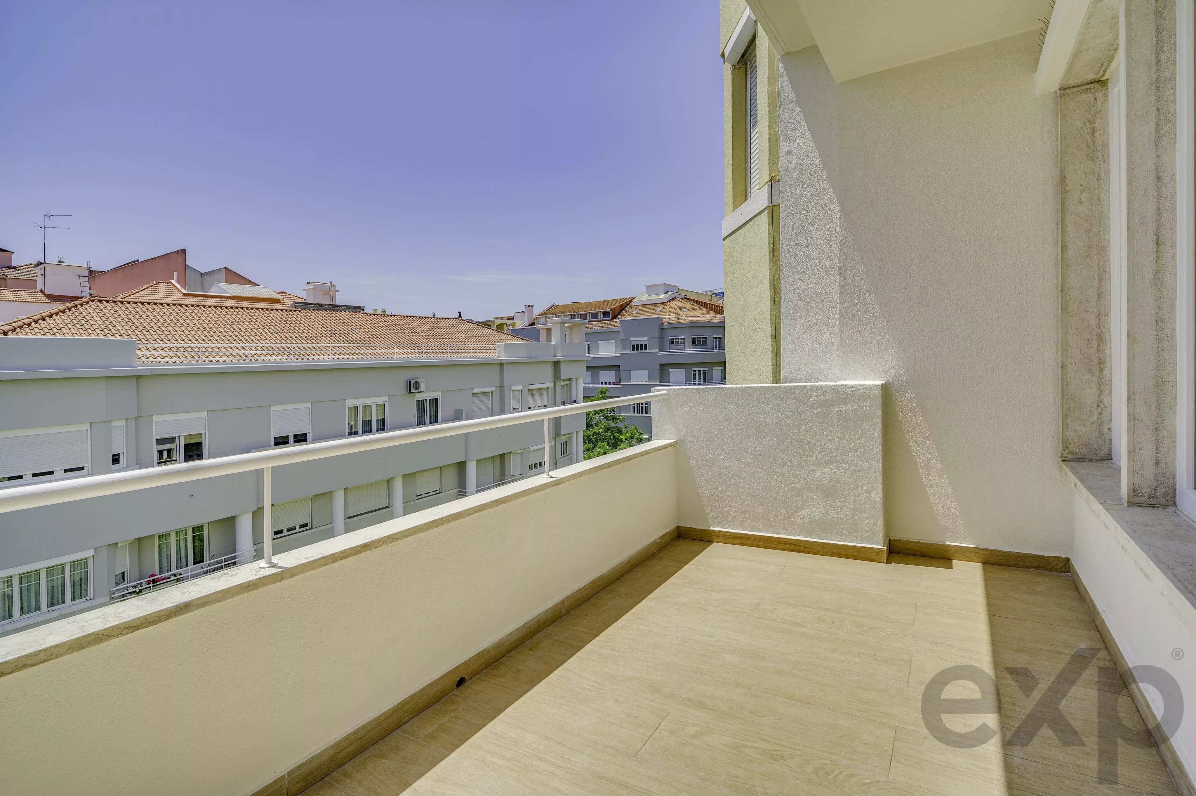New penthouse, T4+1, total 220 m², 3 balconies and garage 86686469 image 2