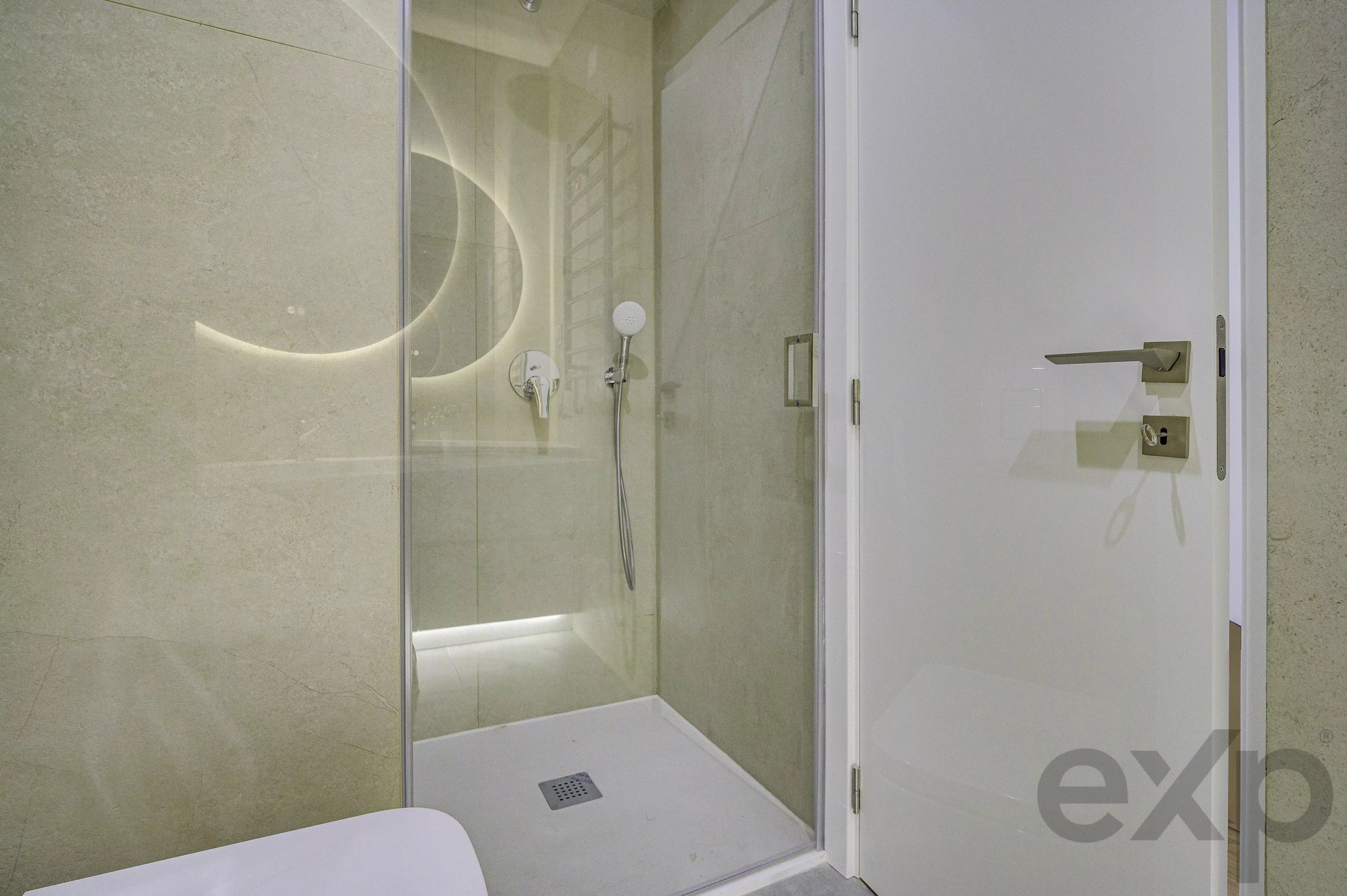 New penthouse, T4+1, total 220 m², 3 balconies and garage 86686469 image 69