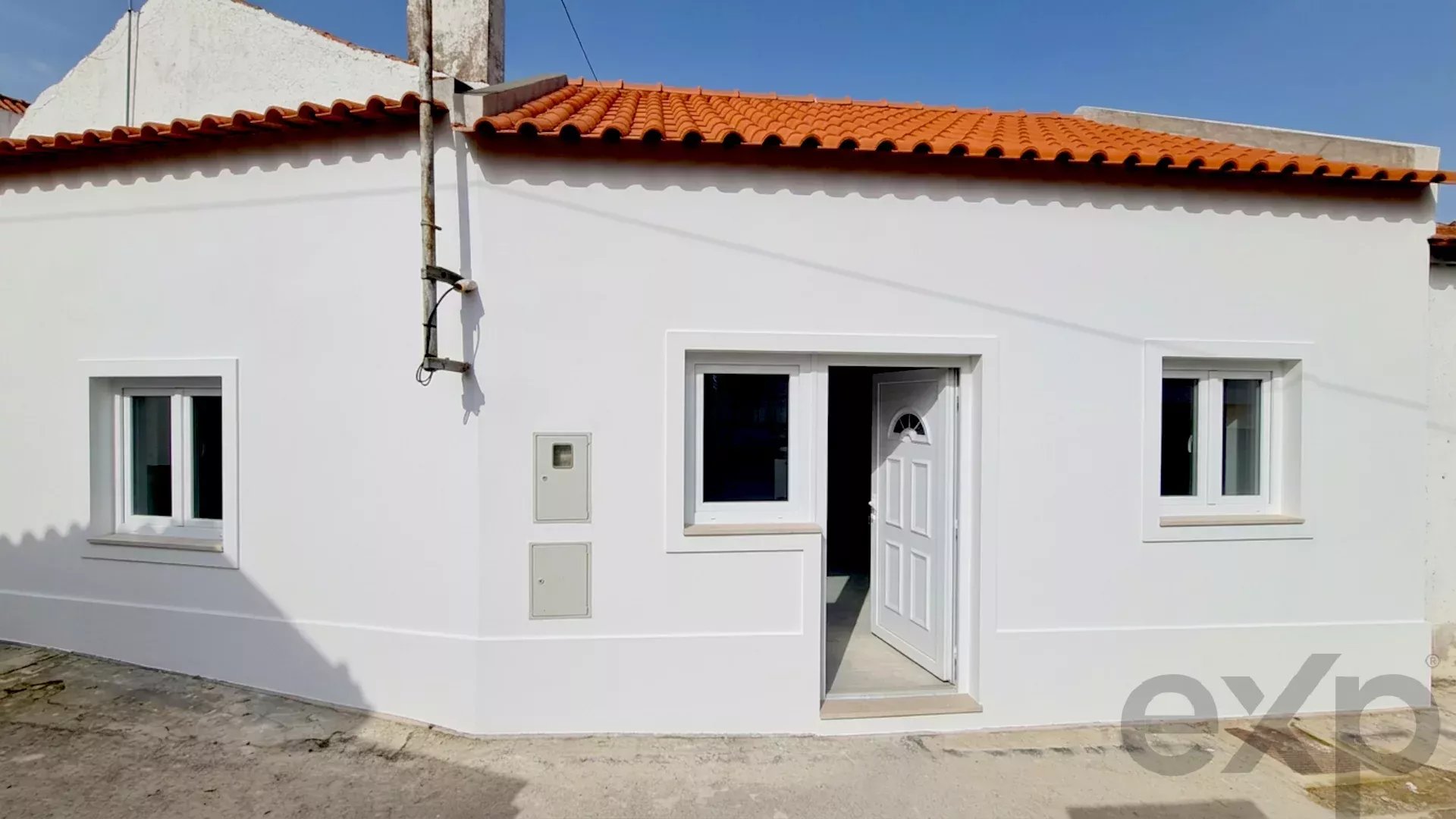 Charme e Modernidade: O Seu Novo Refúgio no Coração da aldeia do Coto