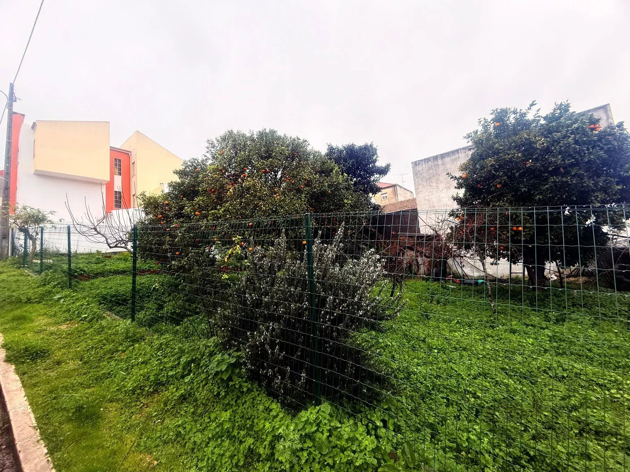 Terreno à venda em Santa Iria de Azoia, São João da Talha e Bobadela, 340 m²