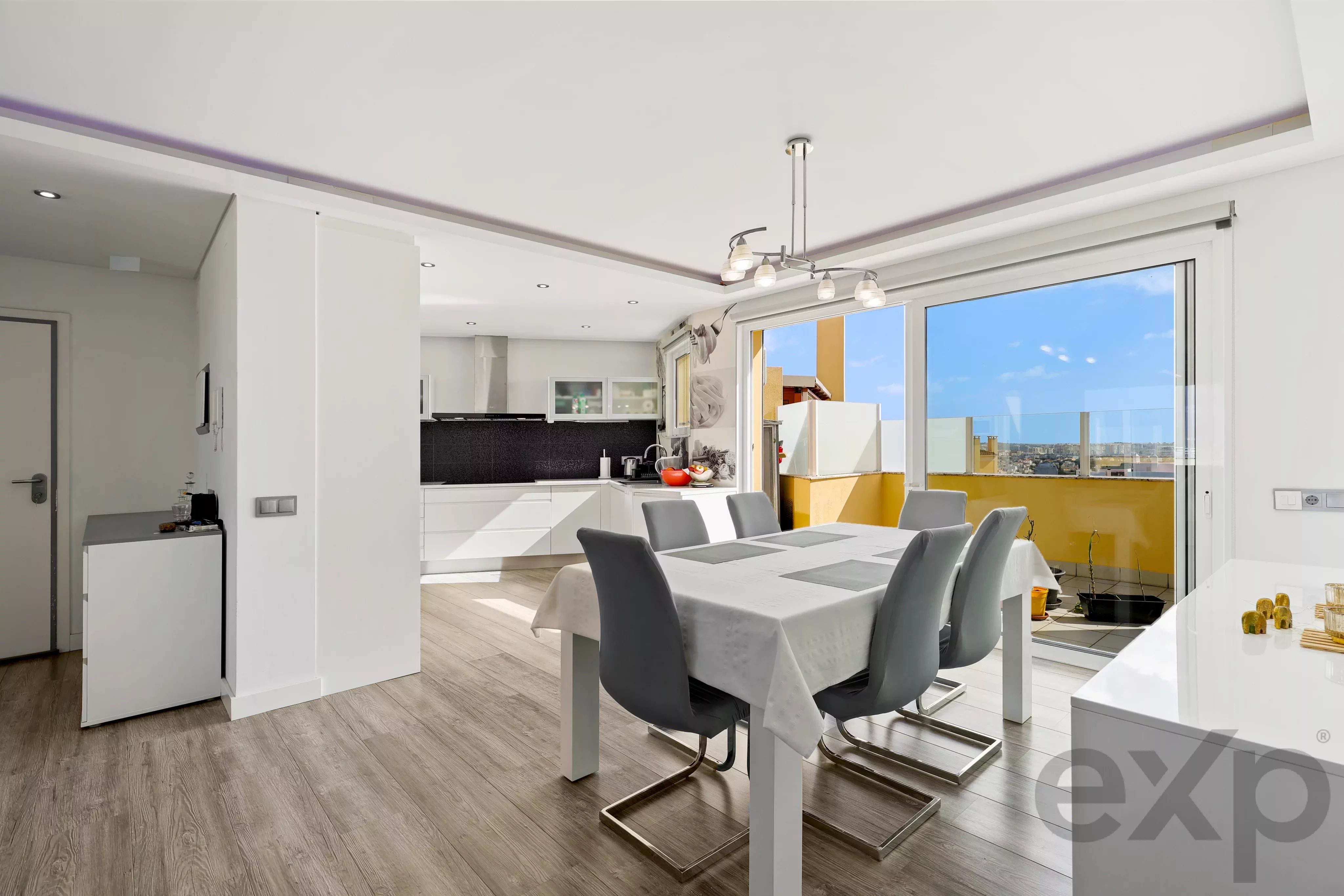Exclusive T3 Penthouse with Private Terrace of 119 m², Sea View Portimão, Alvor and Panoramic View of Serra de Monchique 86747609 image 16