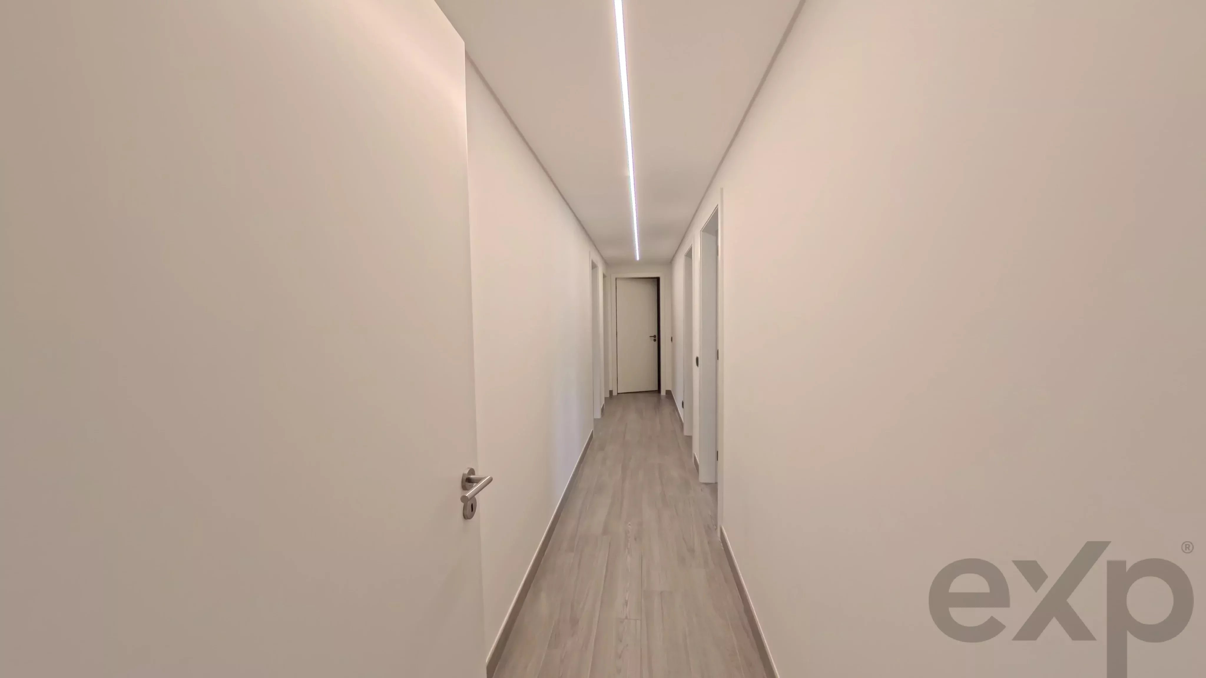 Moradia T4 com Piscina 86748501 image 15