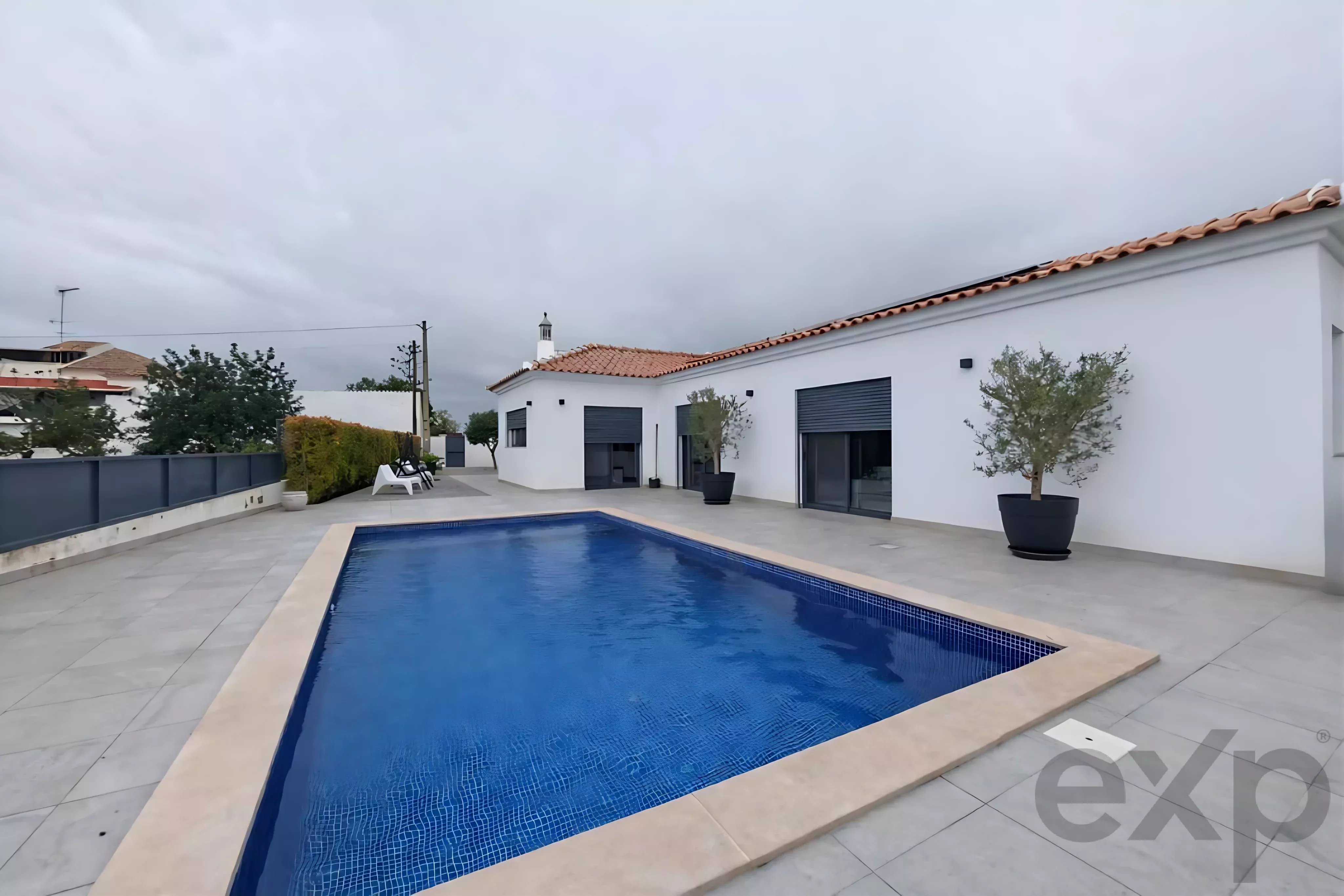 Moradia T4 com Piscina