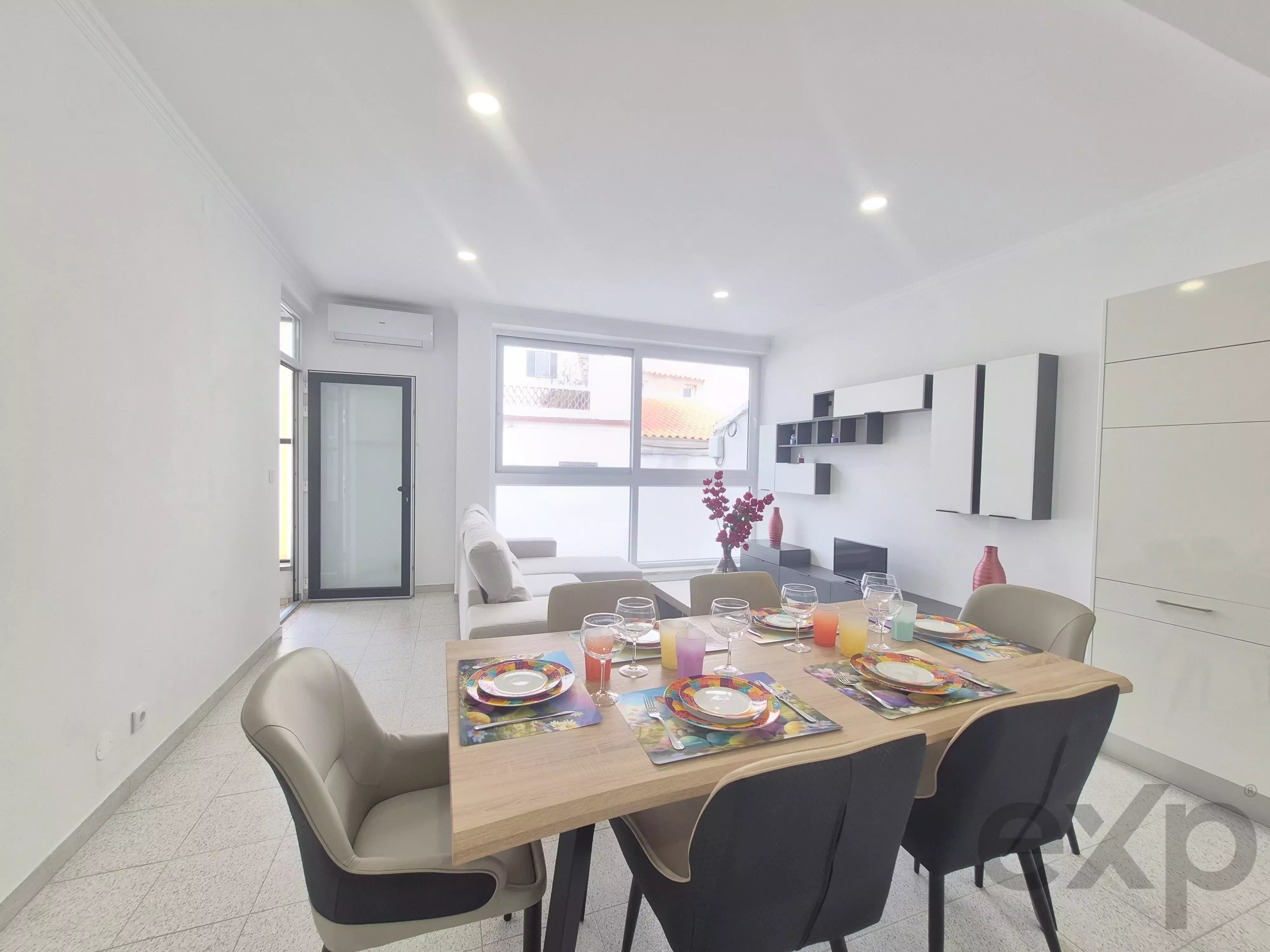 Grande Apartamento T0+1 renovado, mobilado. 86779072 image 7