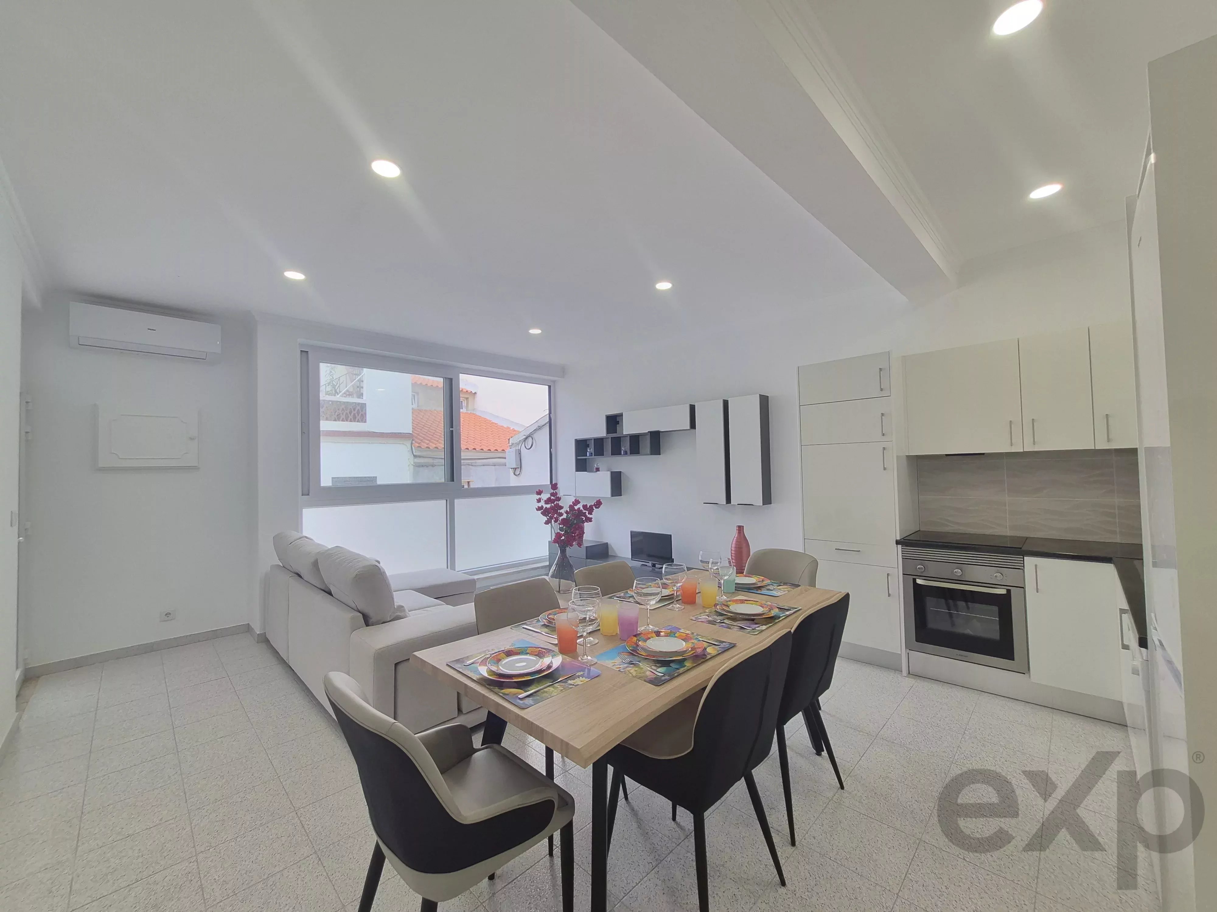 Grande Apartamento T0+1 renovado, mobilado. 86779072 image 8