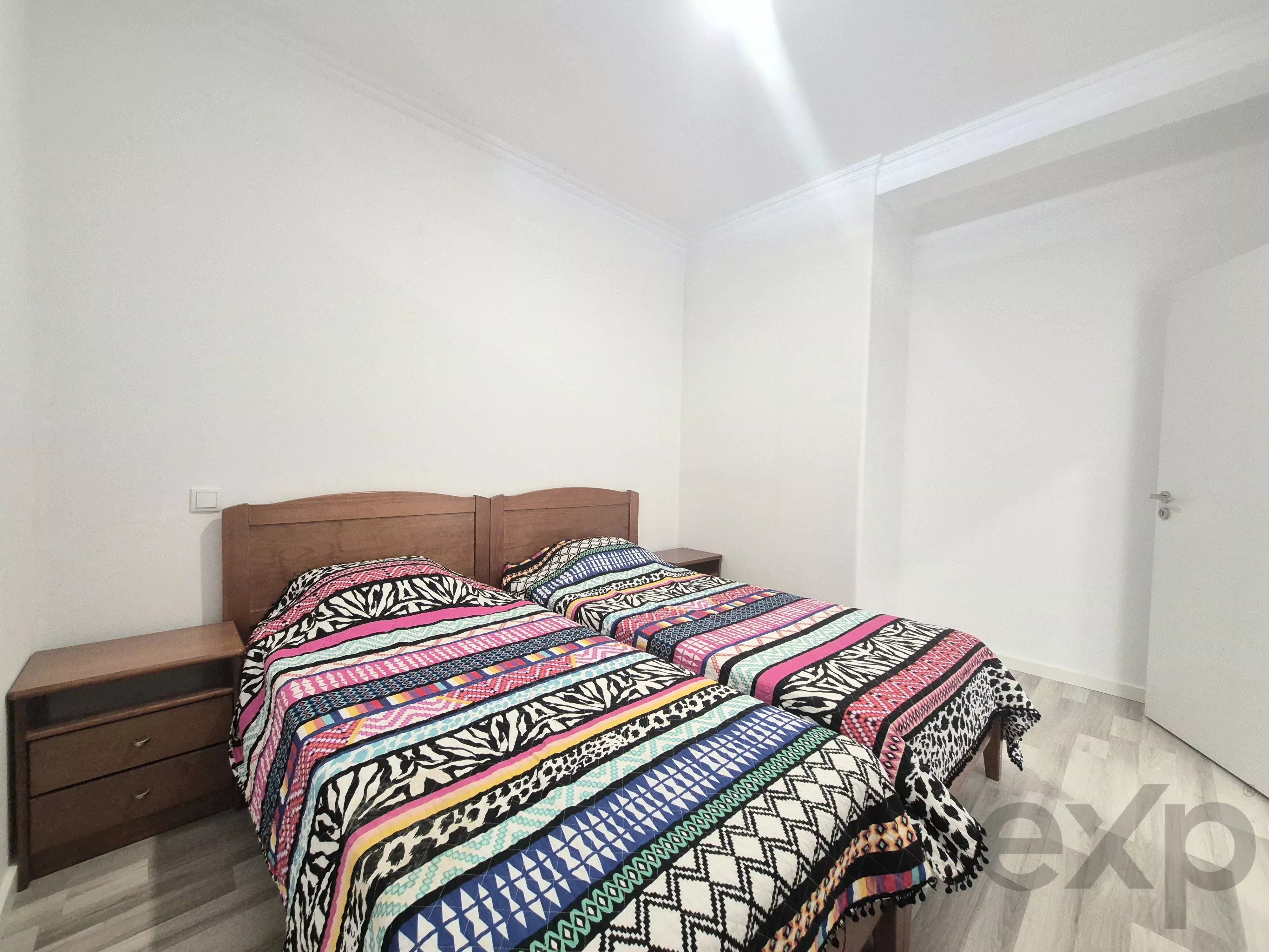 Grande Apartamento T0+1 renovado, mobilado. 86779072 image 11