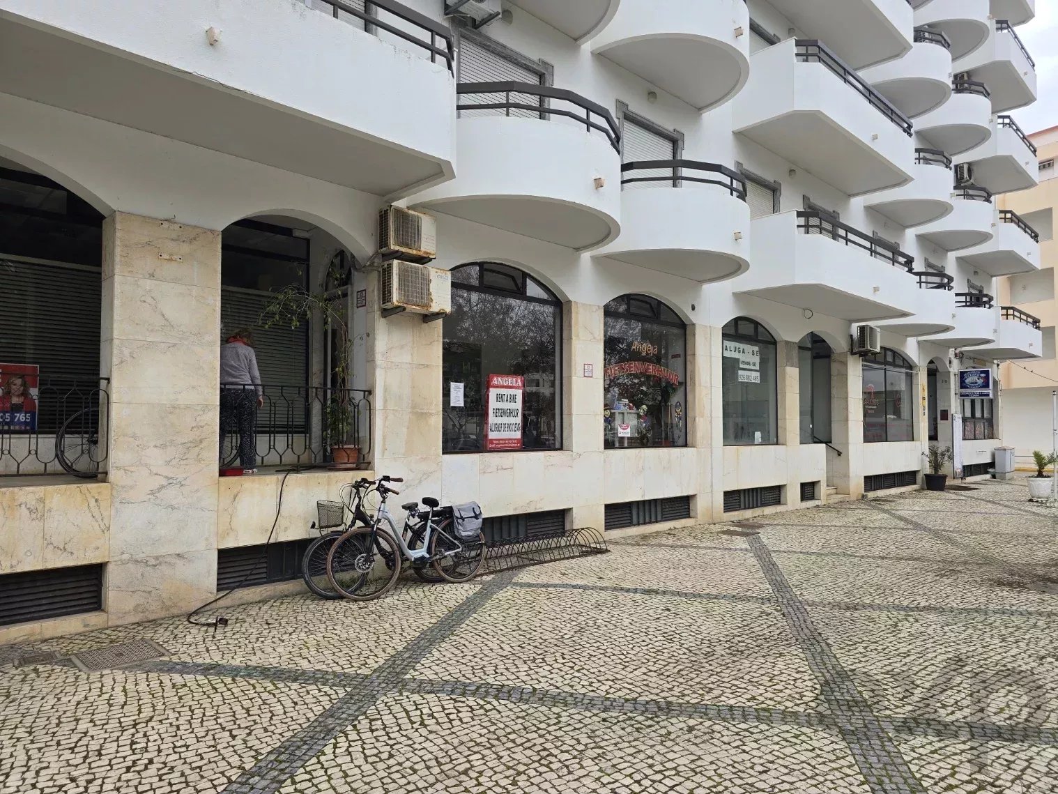 Commercial shop of 72 m² in central Monte Gordo, business operating with transfer of ownership 86795048 image 5