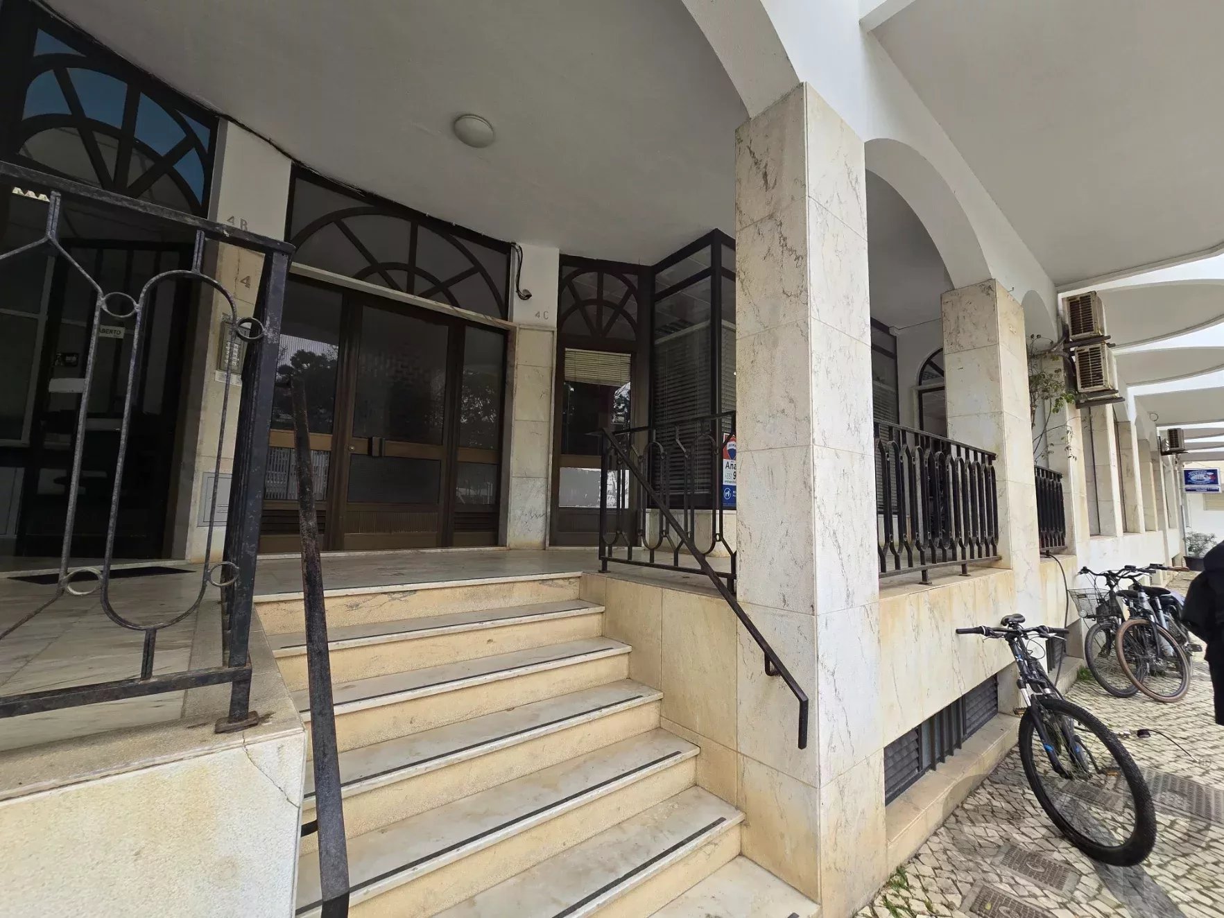 Commercial shop of 72 m² in central Monte Gordo, business operating with transfer of ownership 86795048 image 6
