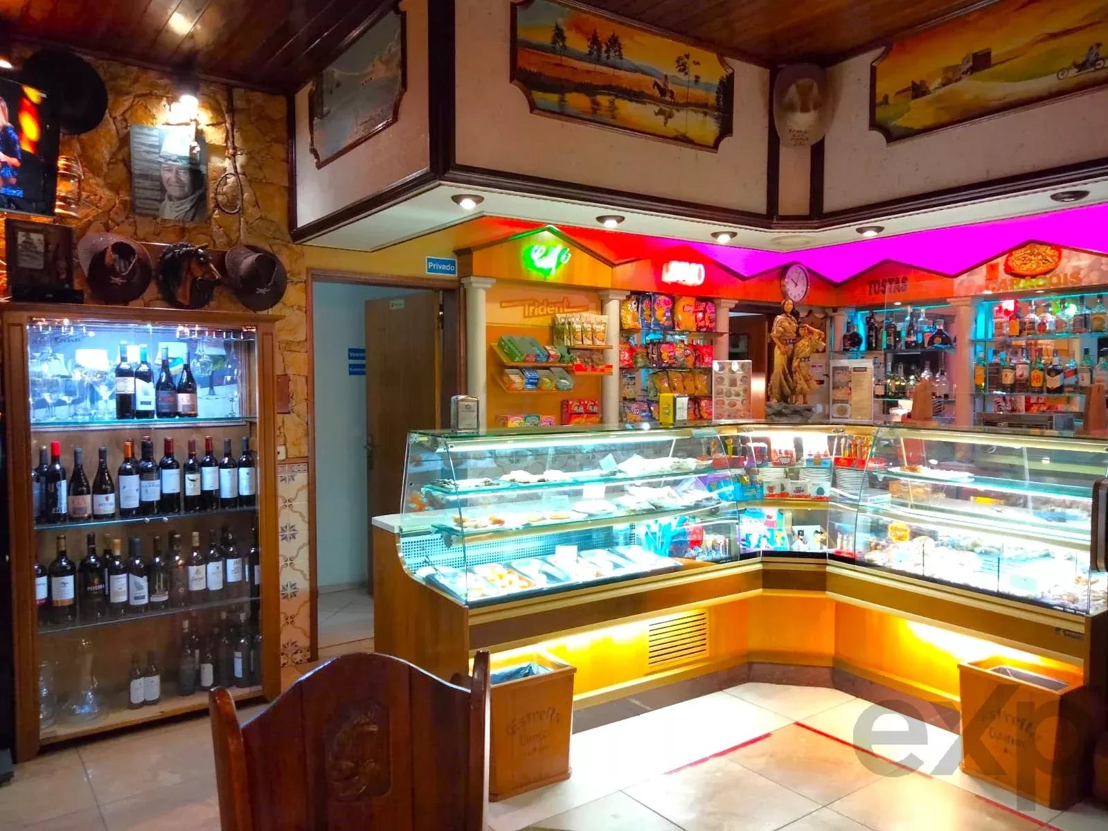 Loja de comércio à venda em Carriço, 293 m²