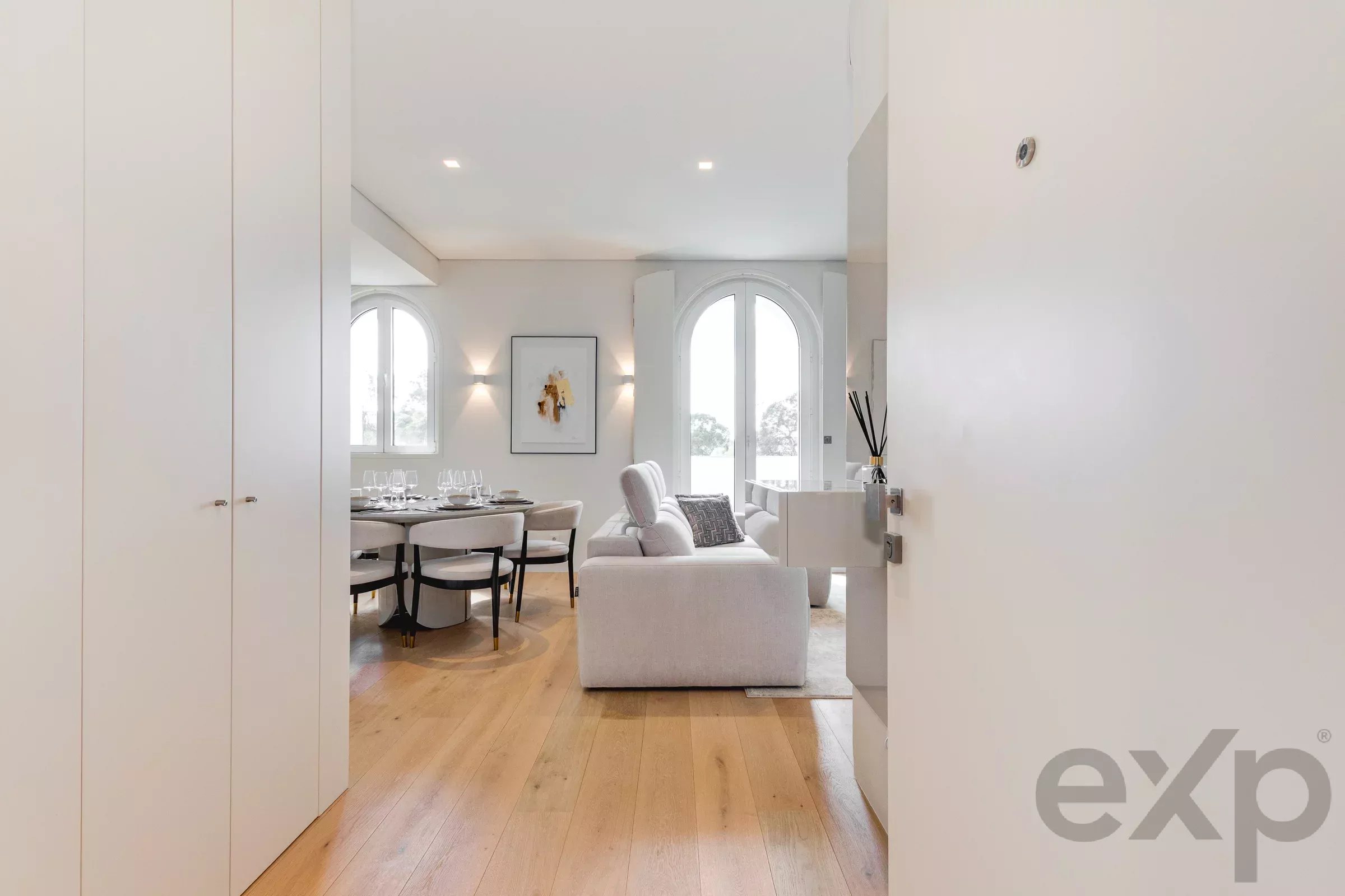 T2 Duplex, Two Suites, Two Living Rooms, Premium Condominium, Swimming Pool, Gym 86806328 image 2