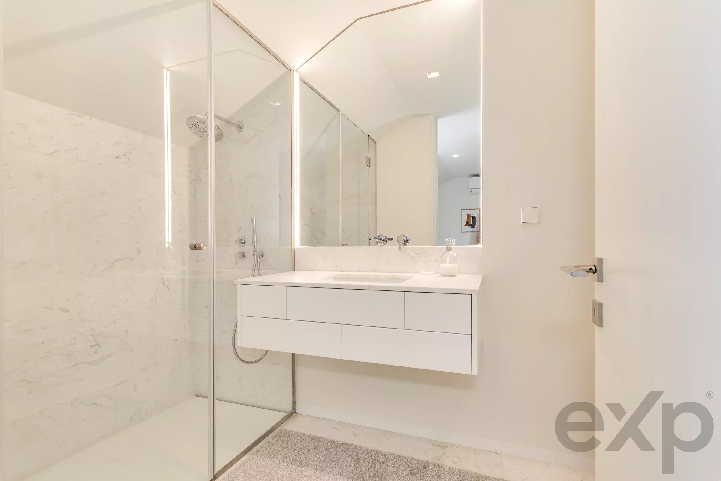 T2 Duplex, Two Suites, Two Living Rooms, Premium Condominium, Swimming Pool, Gym 86806328 image 26